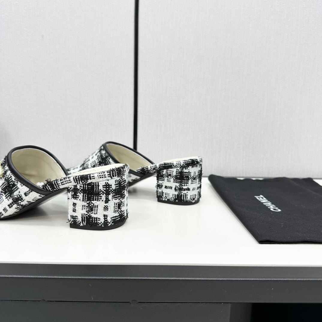 CC HIGH MULE IN WHITE MIX BLACK WOOL TWEED AND CALFSKIN