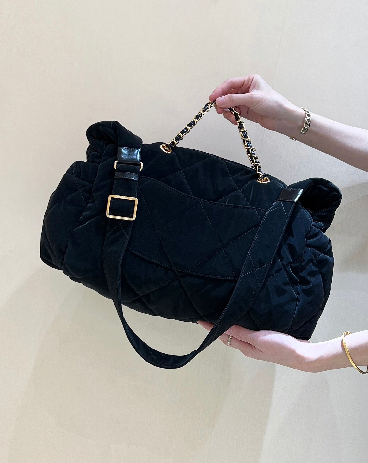 Chanel 24N coconeige ski bag black velvet 256069