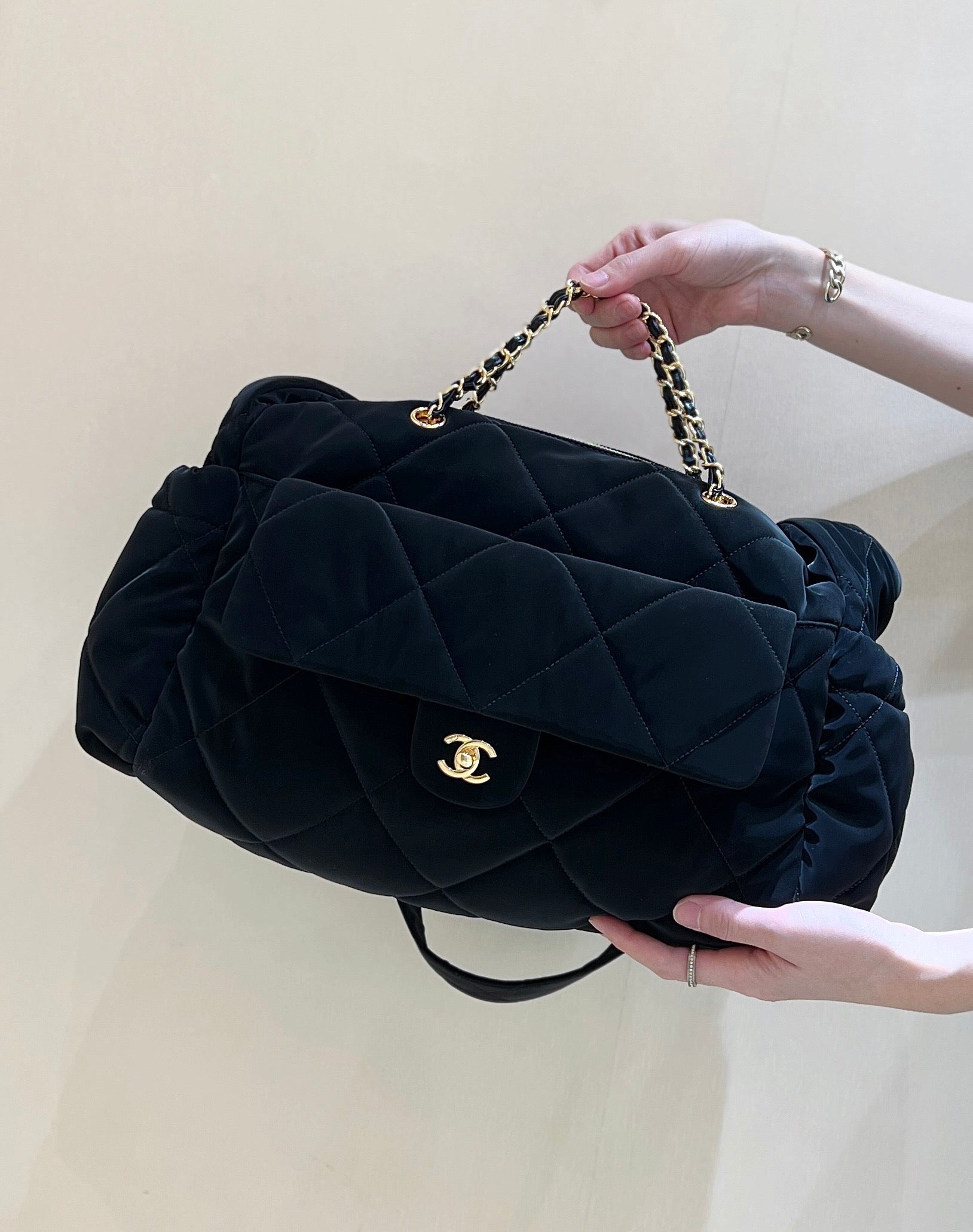 Chanel 24N coconeige ski bag black velvet 256069