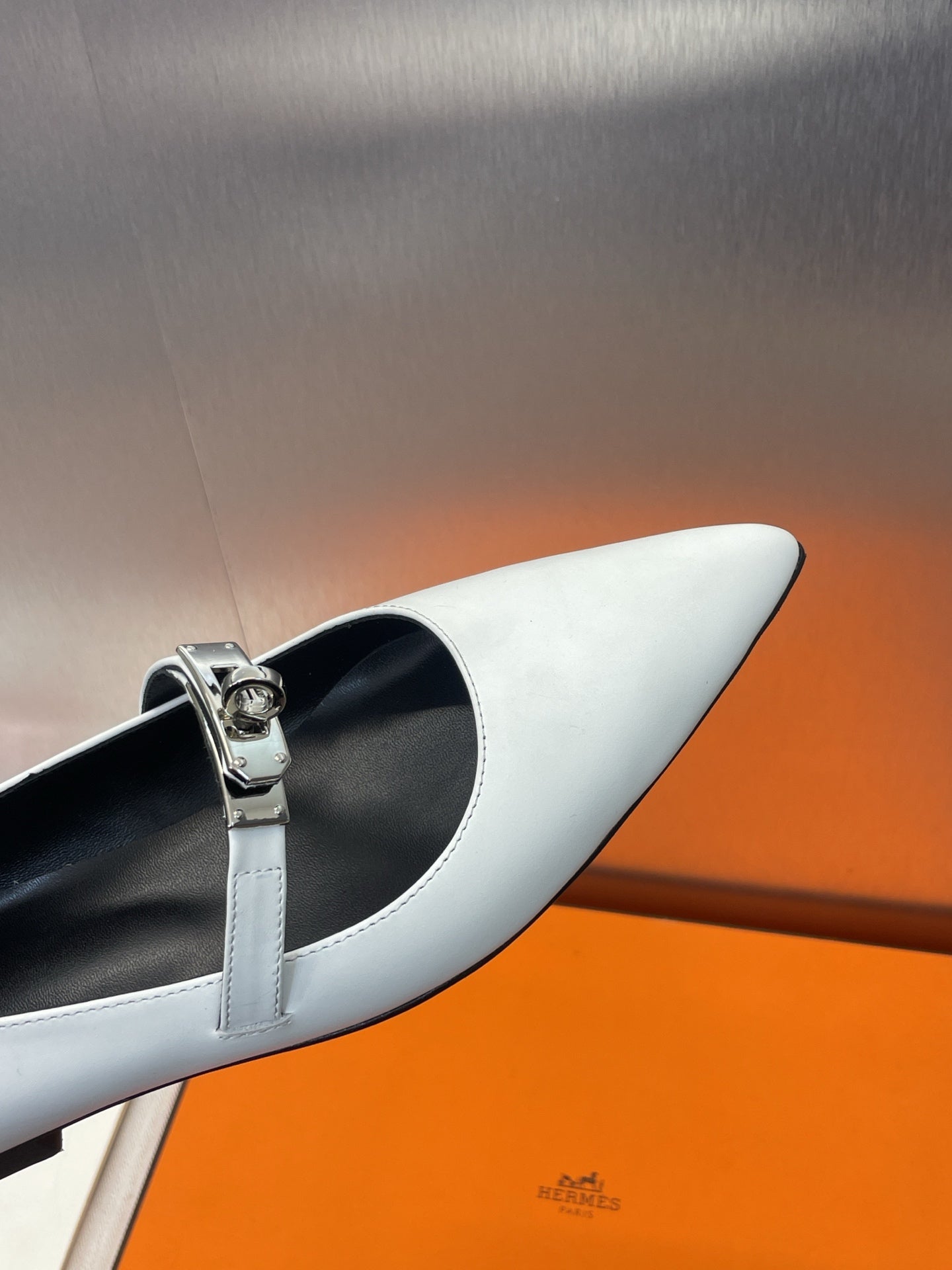 HM 25C Kelly Ballet Flat Gris Clair Calfskin 208267