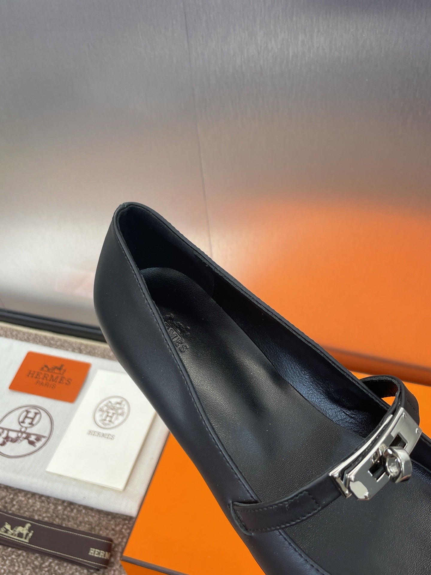 HM 25C Kelly Ballet Flat Noir Calfskin 208268