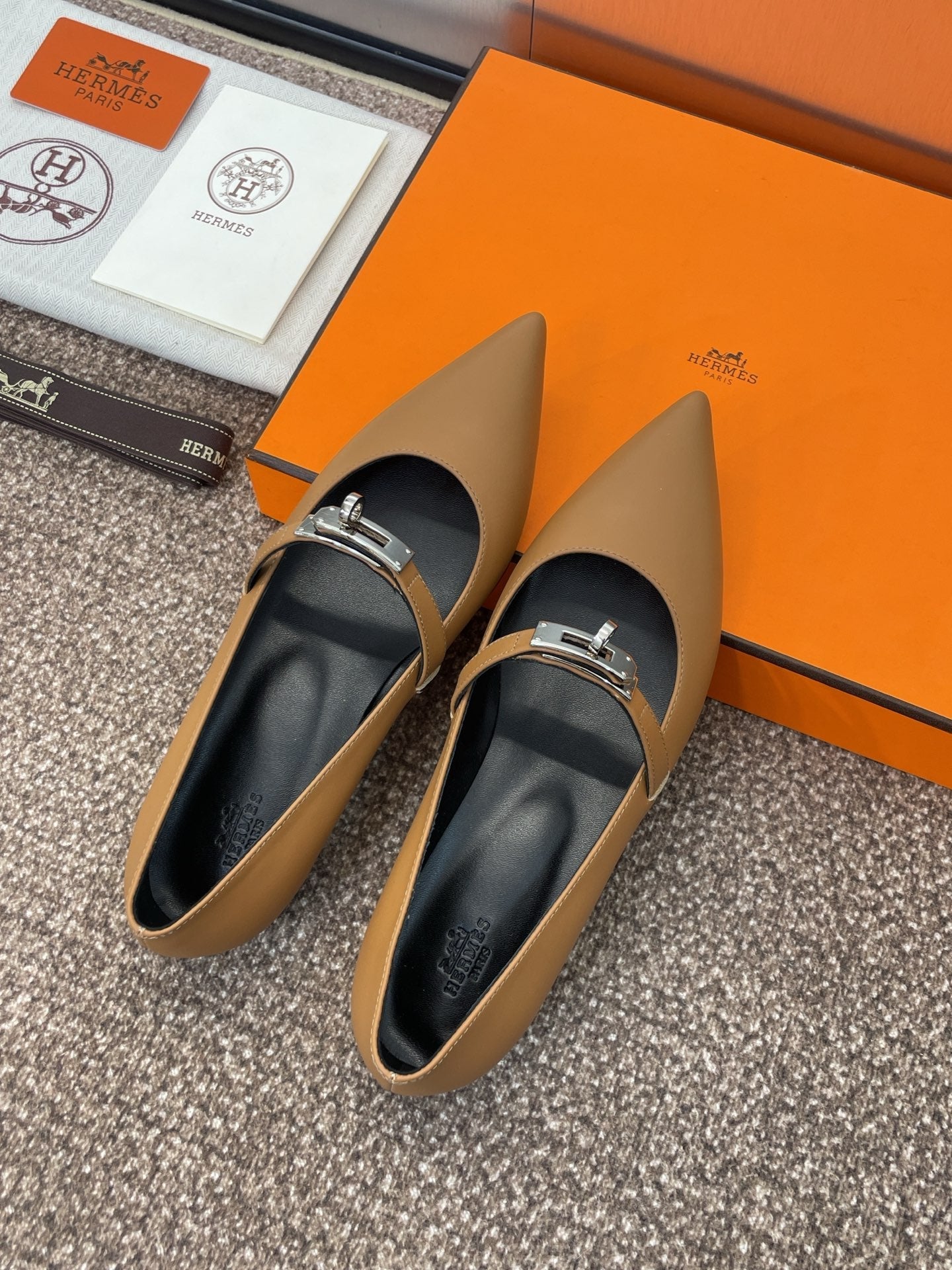 HM 25C Kelly Ballet Flat Brown Calfskin 208269