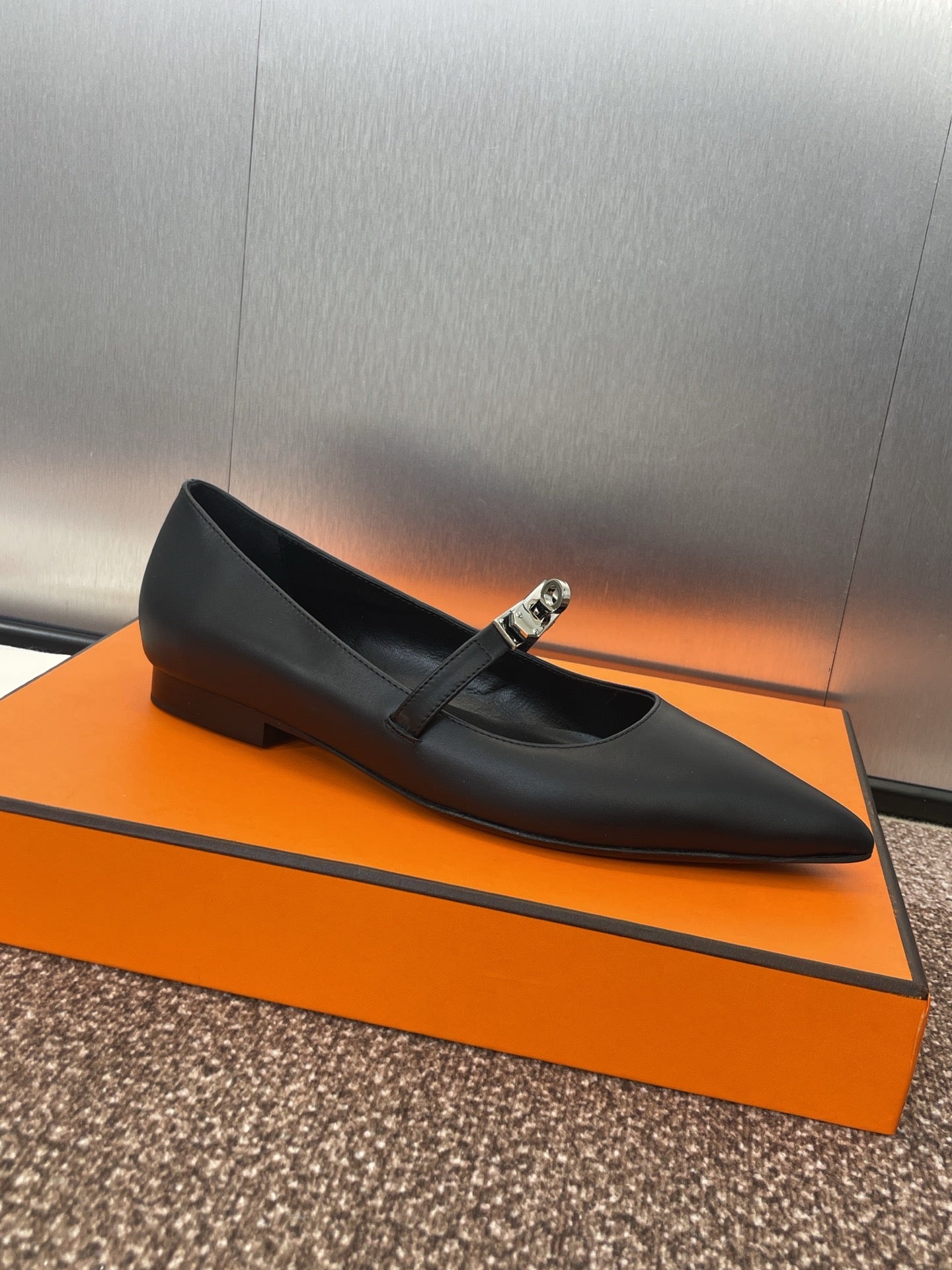 HM 25C Kelly Ballet Flat Noir Calfskin 208268