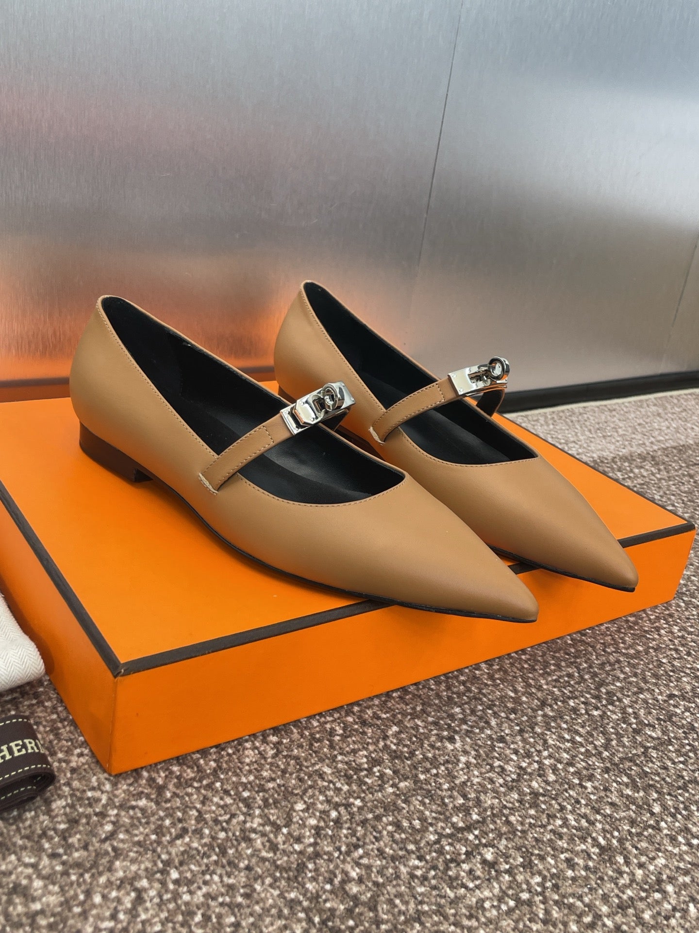 HM 25C Kelly Ballet Flat Brown Calfskin 208269