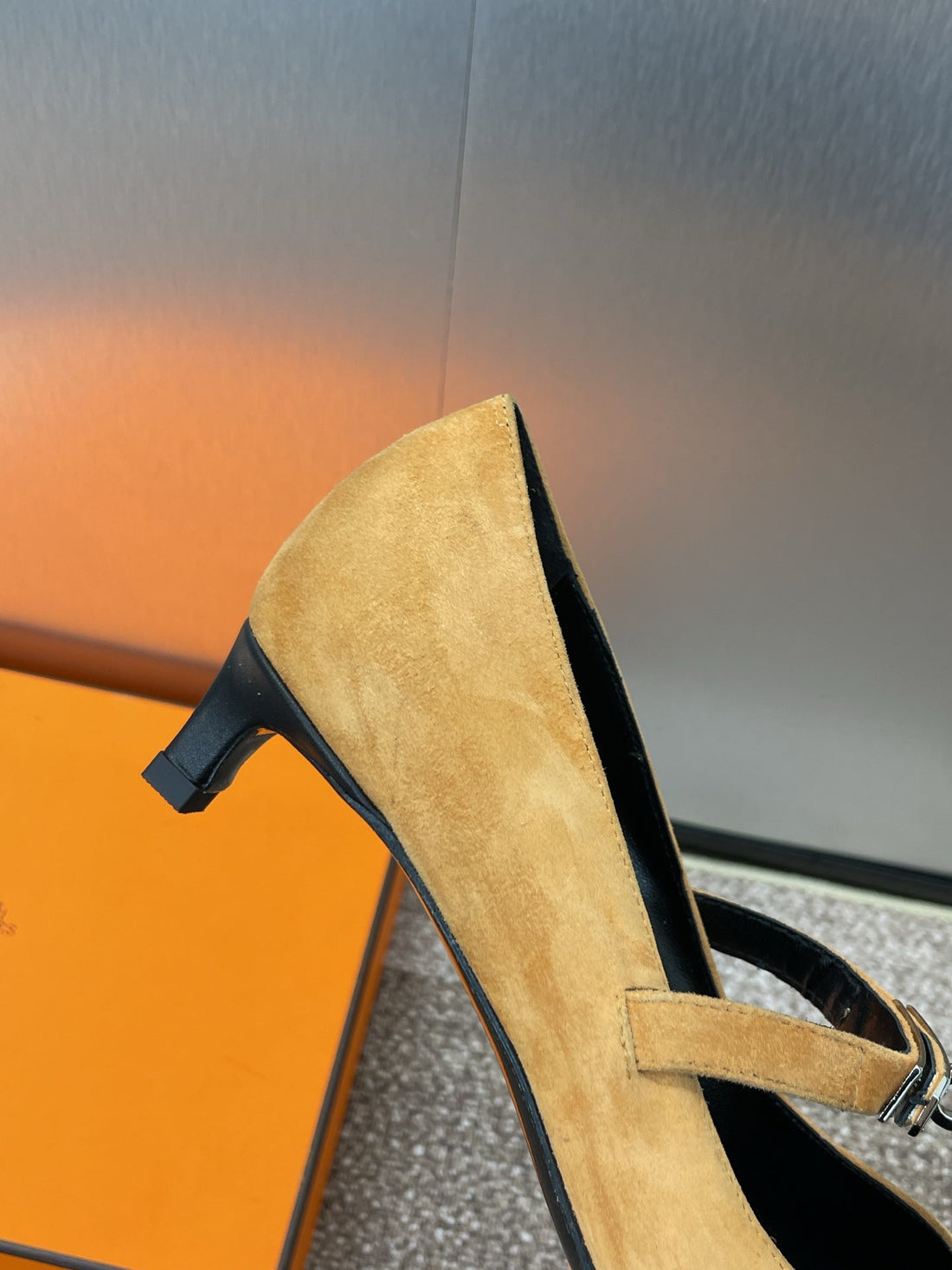 HM 25C Kiara 40 Pump Brown Suede 208276
