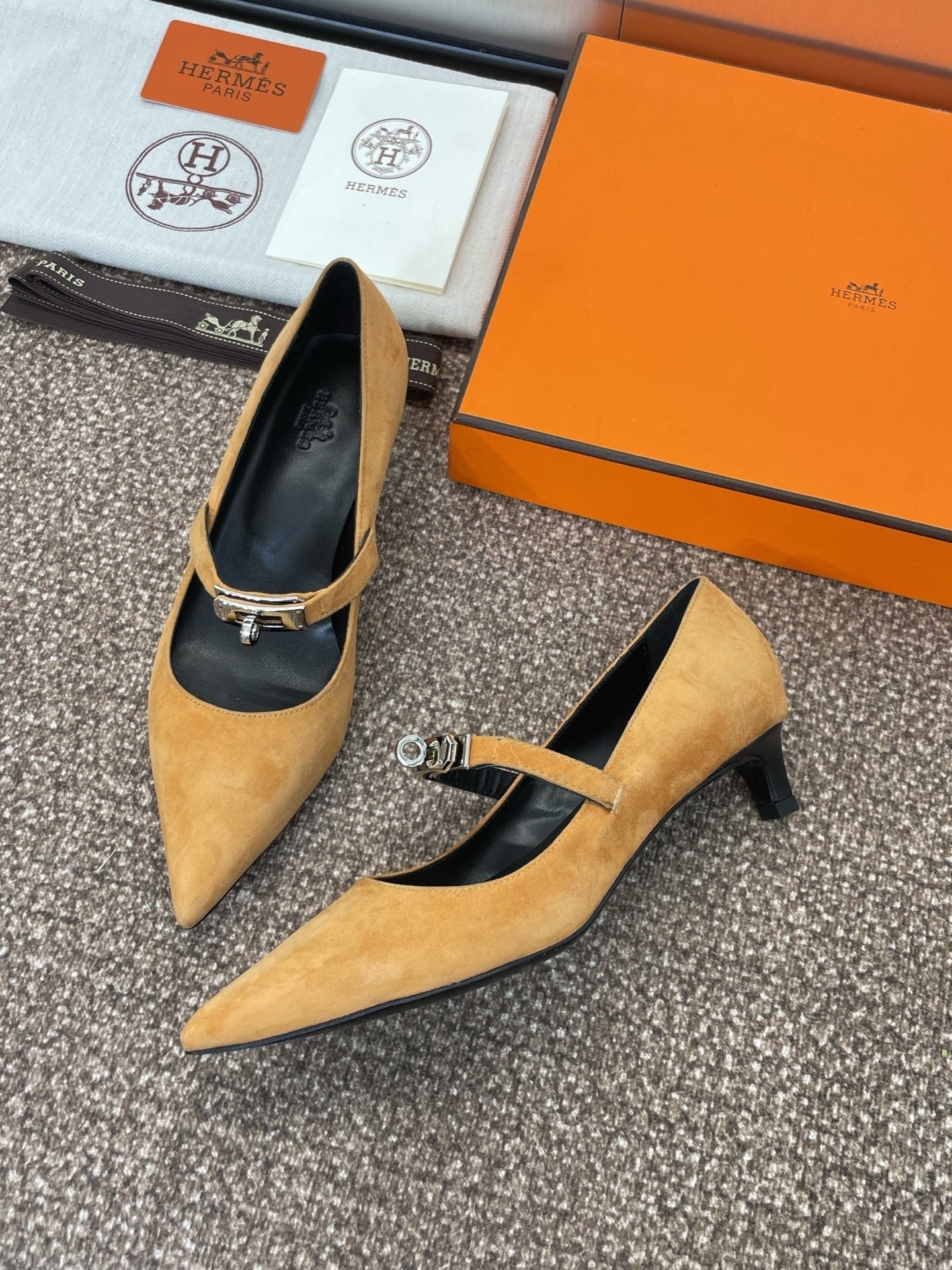 HM 25C Kiara 40 Pump Brown Suede 208276