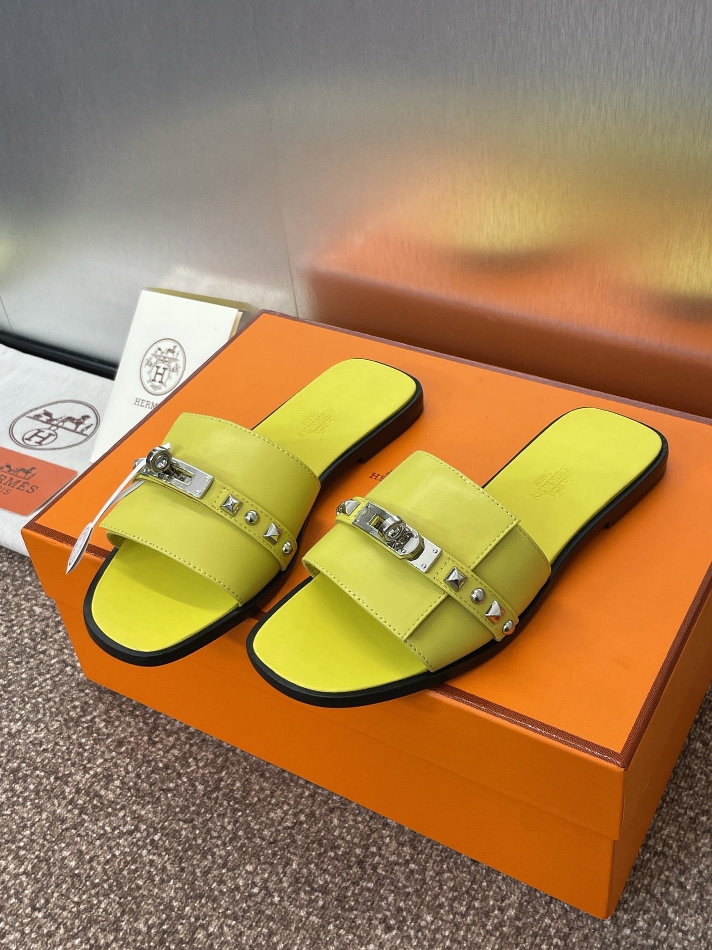 HM 25 Giulia Calfskin