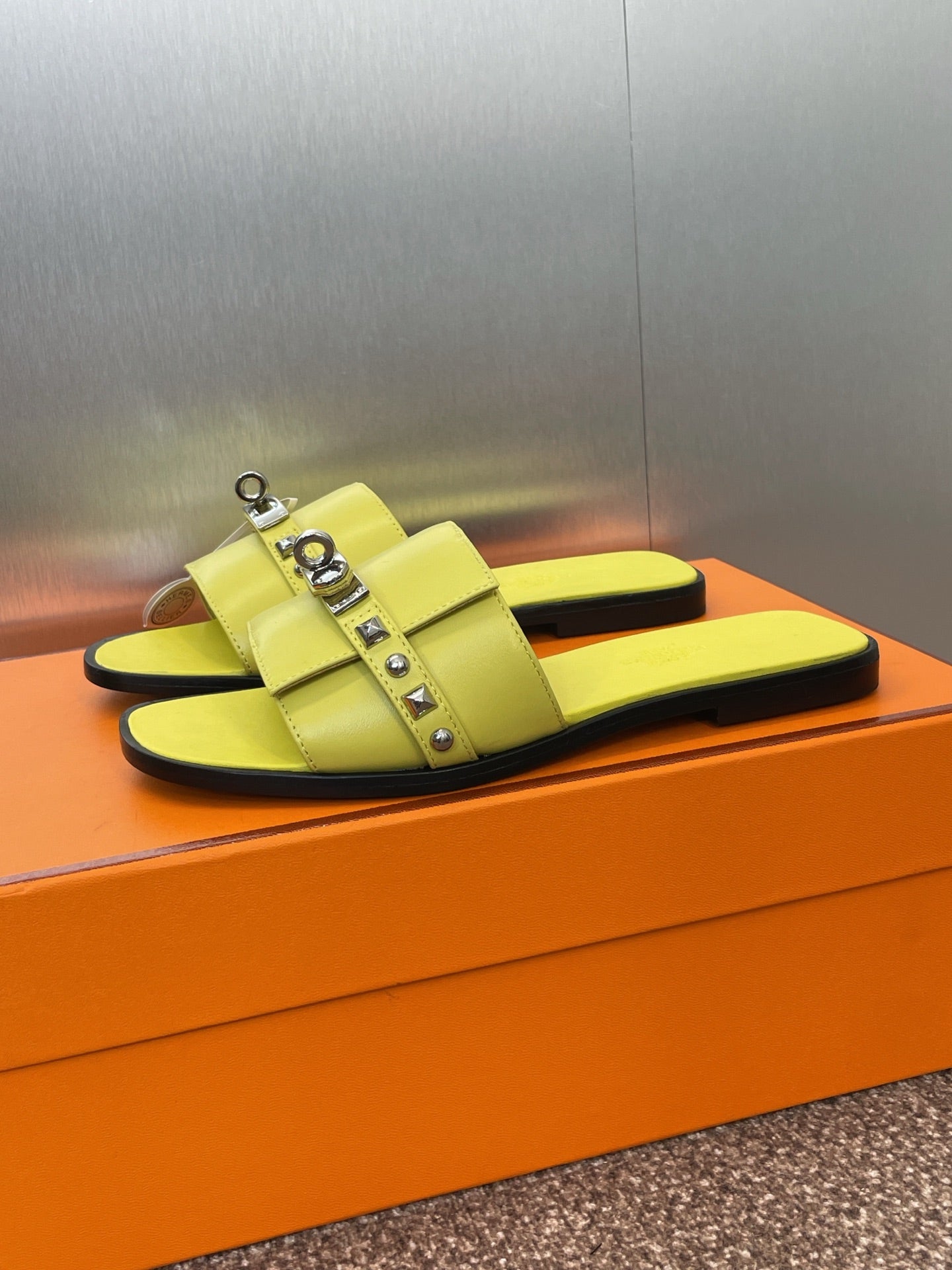 HM 25 Giulia Calfskin