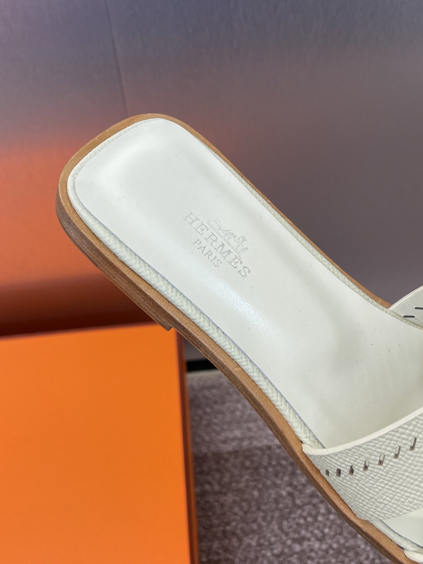 HM 25 Oran Sandal Cream Perforate Epsom Leather