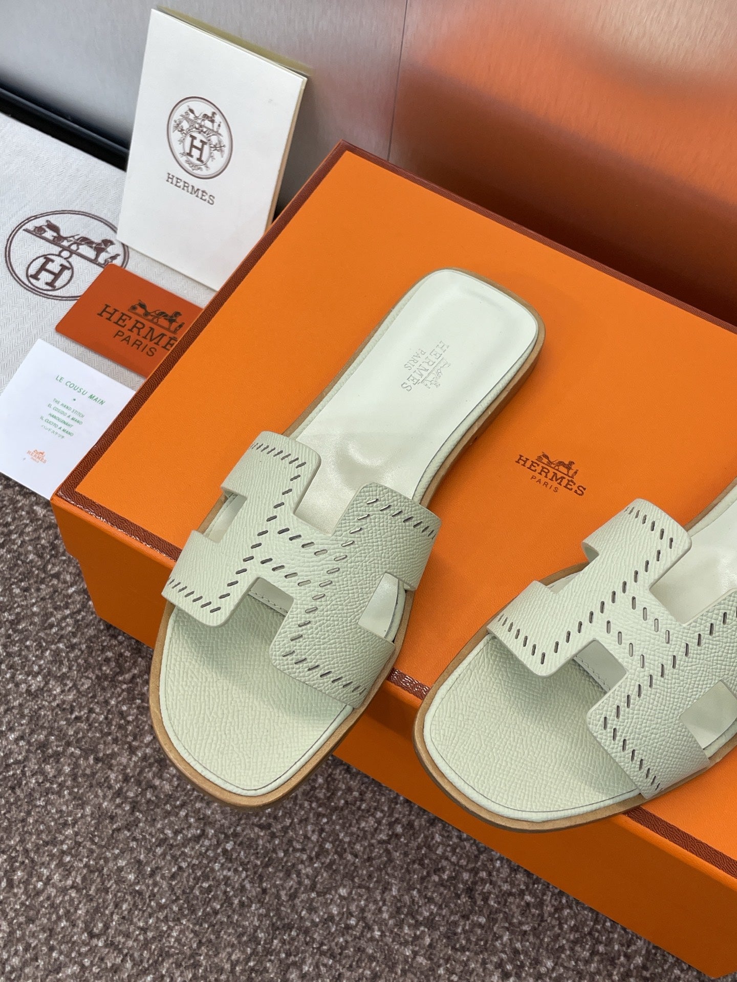 HM 25 Oran Sandal Cream Perforate Epsom Leather