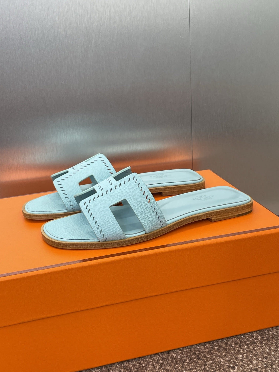 HM 25 Oran Sandal Cloud Blue Perforate Epsom Leather