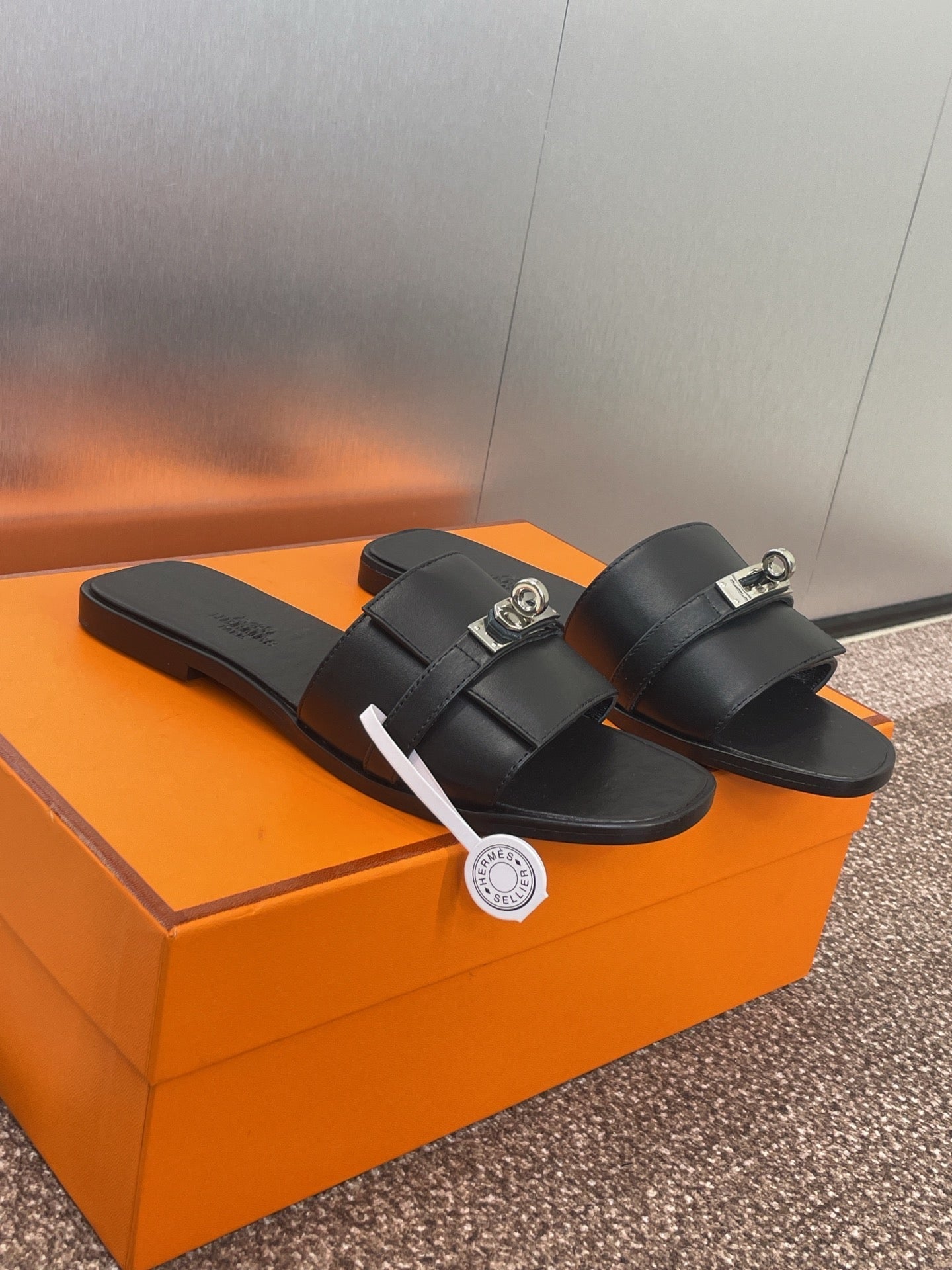 HM Giulia Slide Black Sheepskin 320019