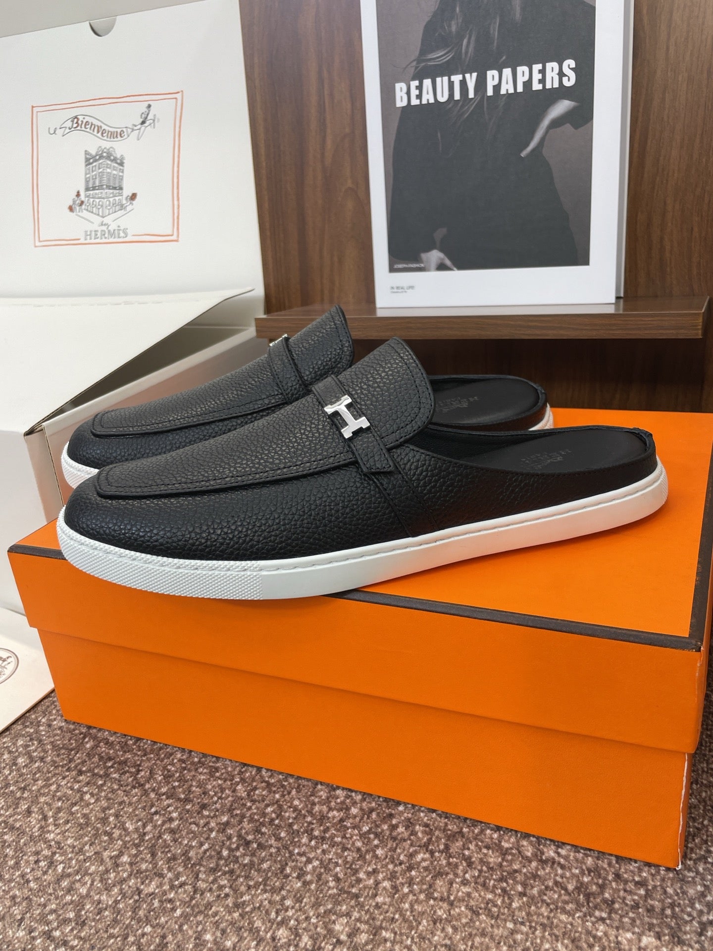 HM OZ Mule Black Calfskin 372938