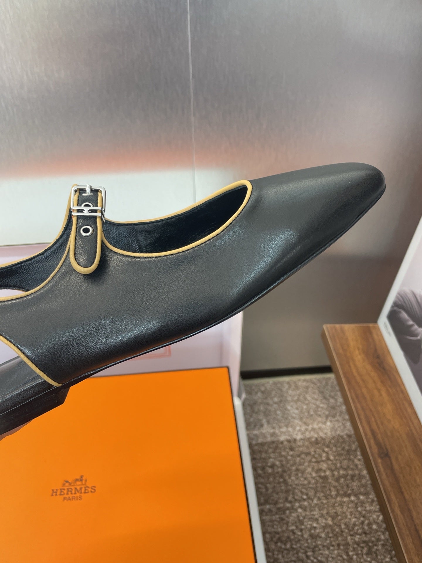 HM 25 Kleo Slingback Black Calfskin 372947