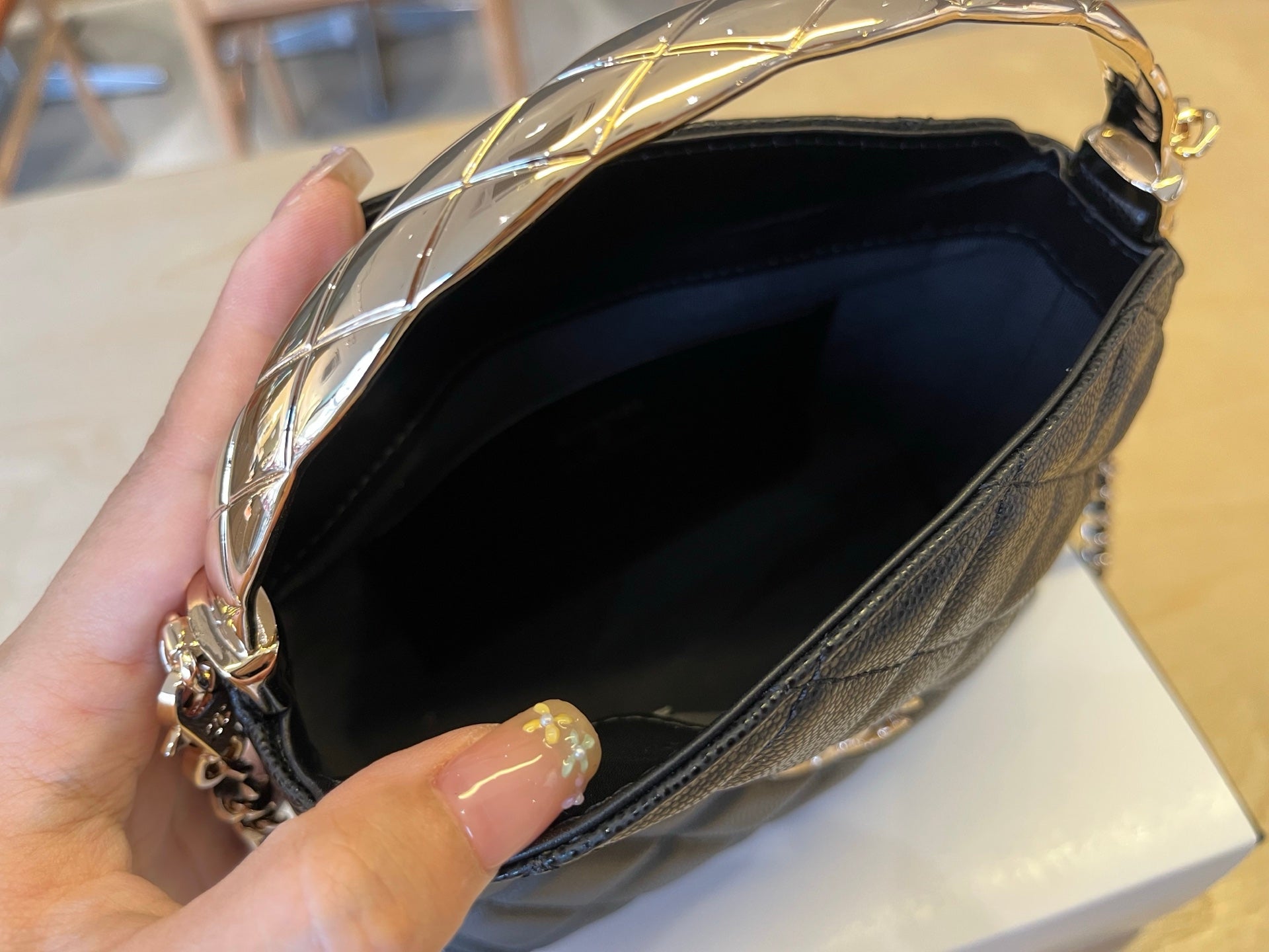 CC Handle Vintage Bag 19 Black Caviar 277778