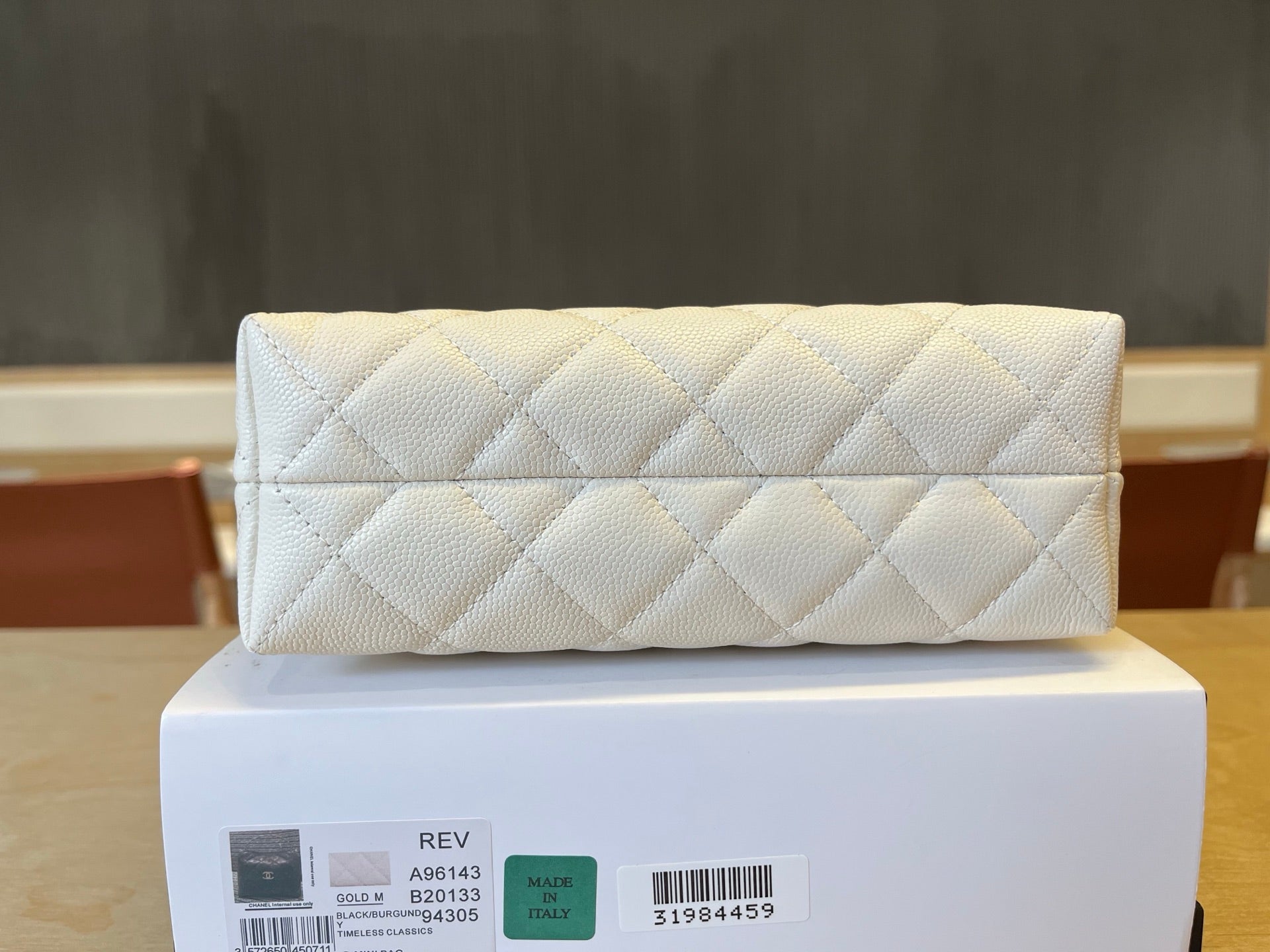 CC Handle Vintage Bag 19 White Caviar 277774