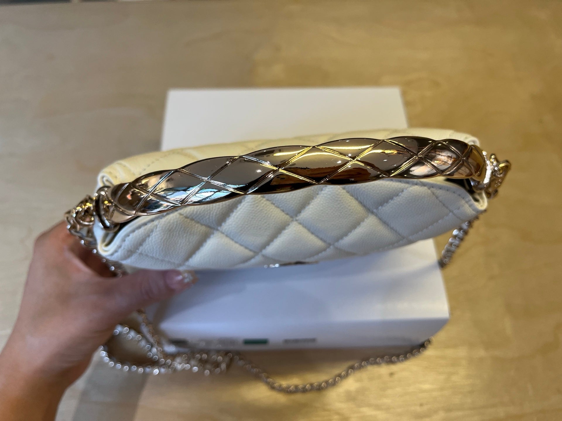 CC Handle Vintage Bag 19 White Caviar 277774