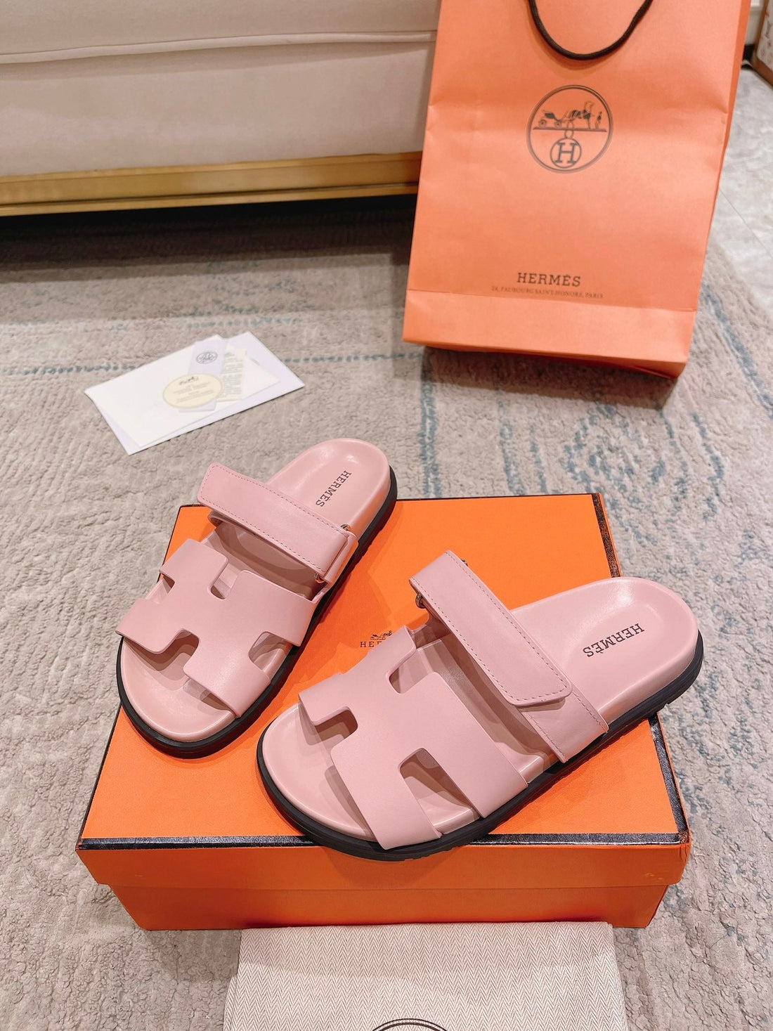 chypre sandal pink calfskin