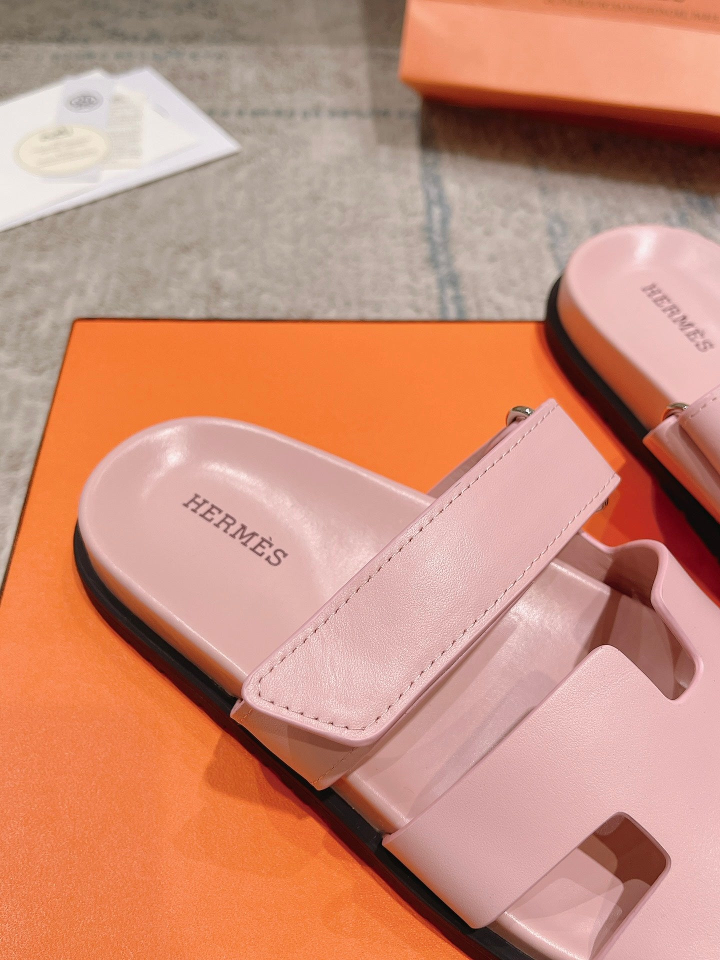 chypre sandal pink calfskin