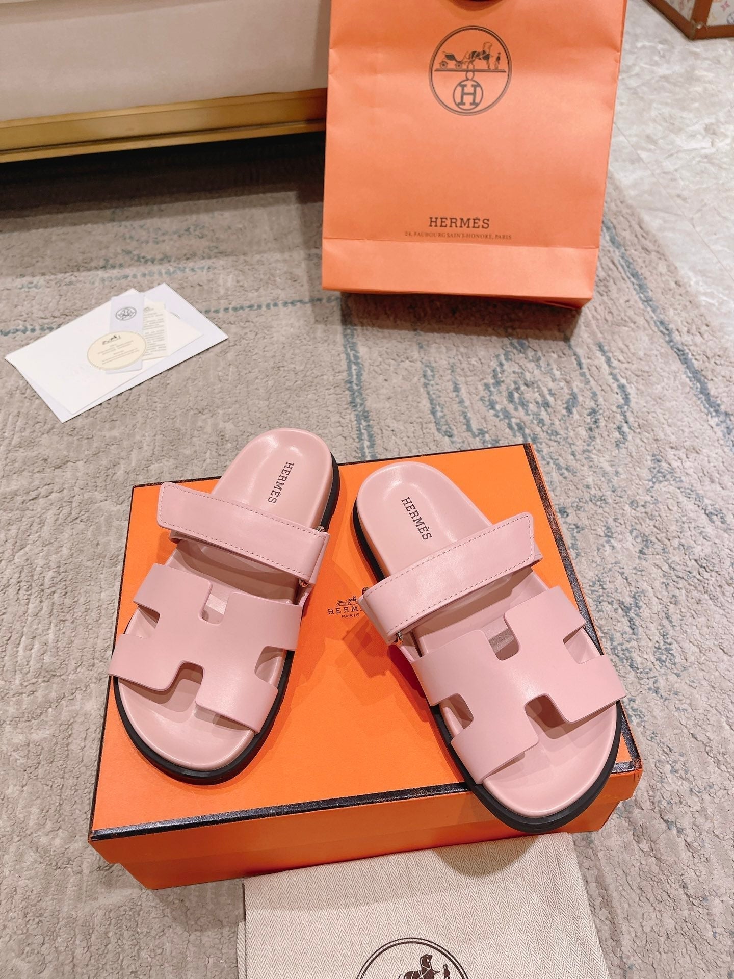 chypre sandal pink calfskin