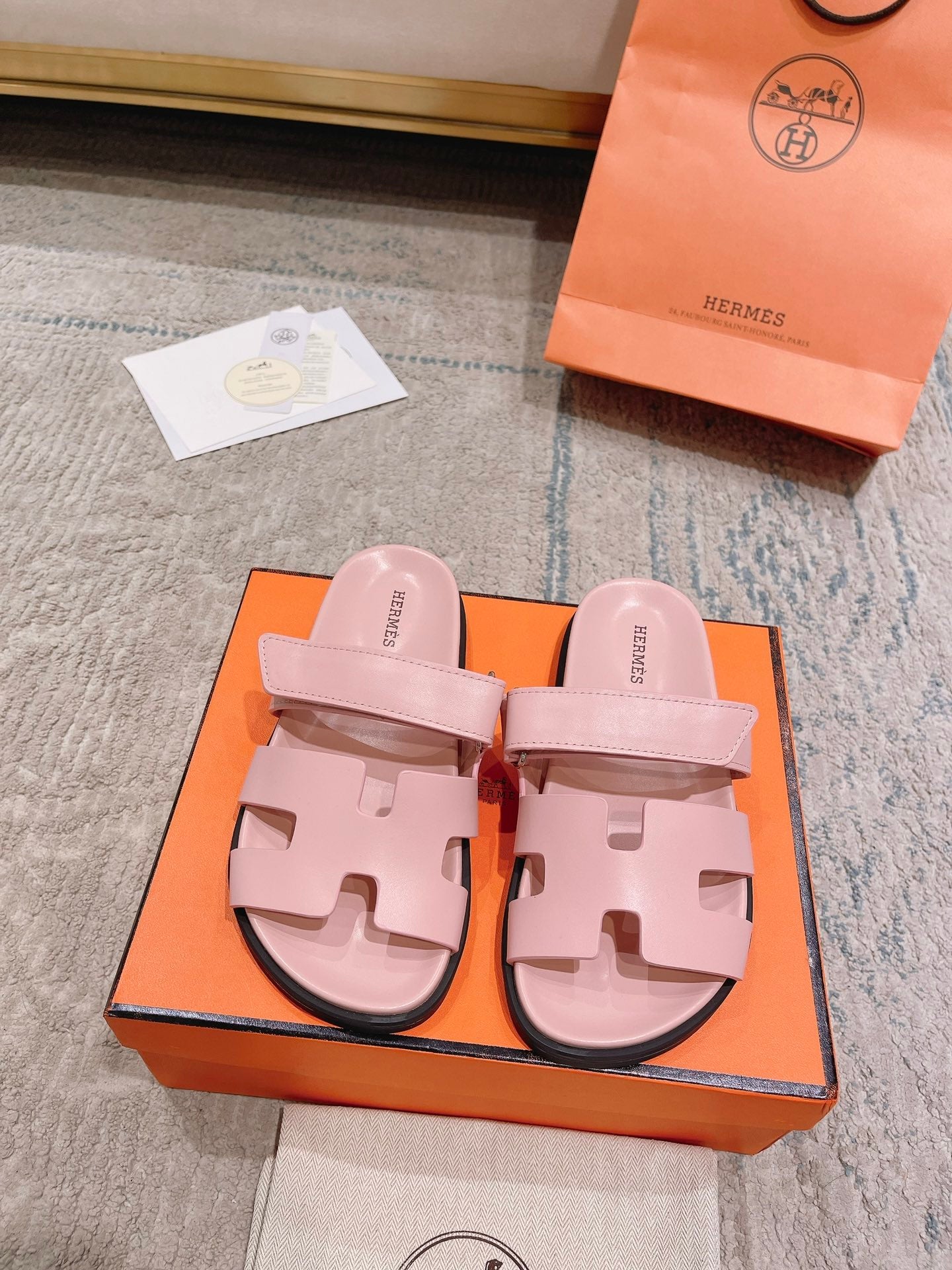 chypre sandal pink calfskin