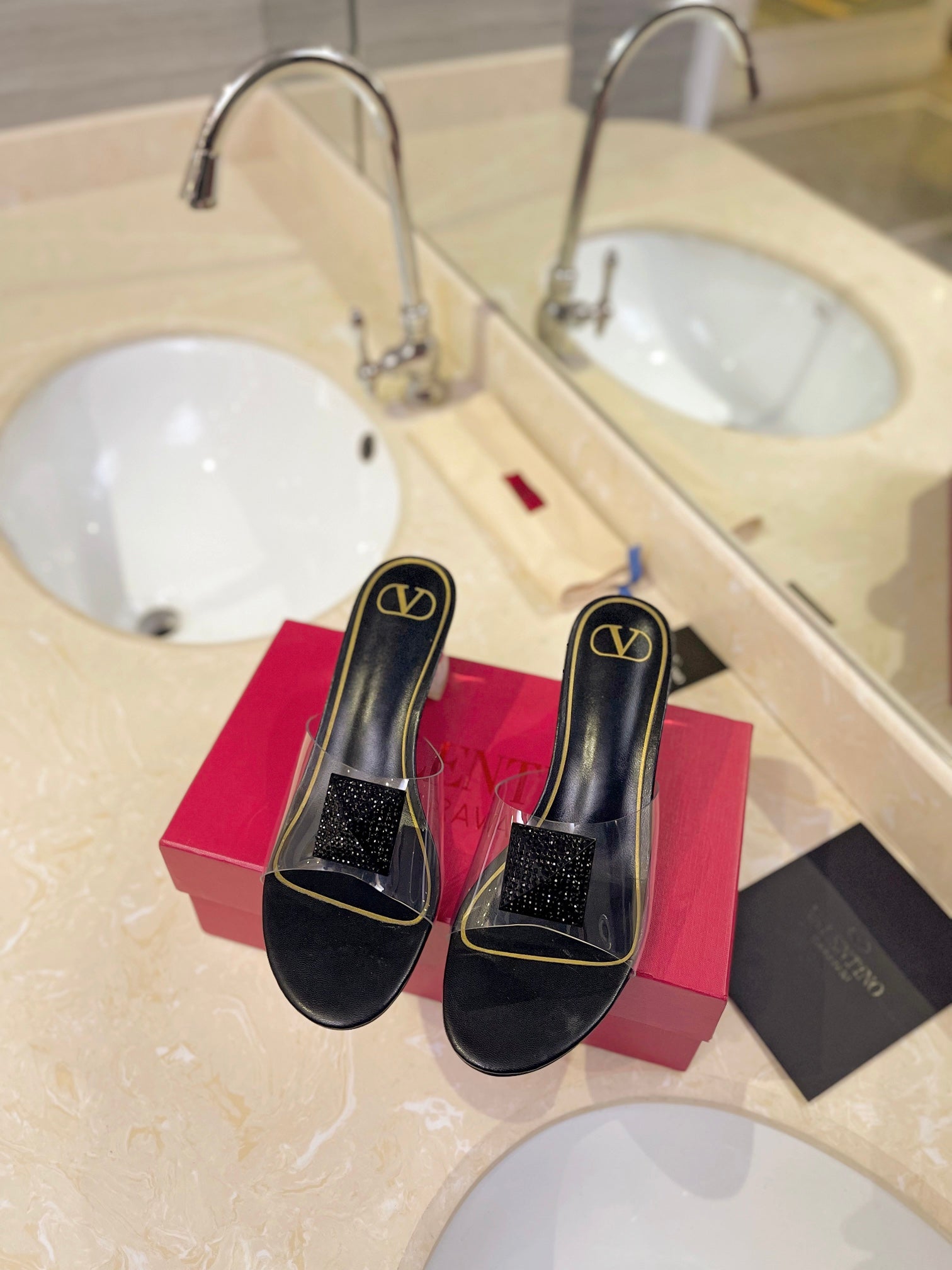 HIGH MULE 60MM IN BLACK SHEEPSKIN AND TRANSPARENT PVC