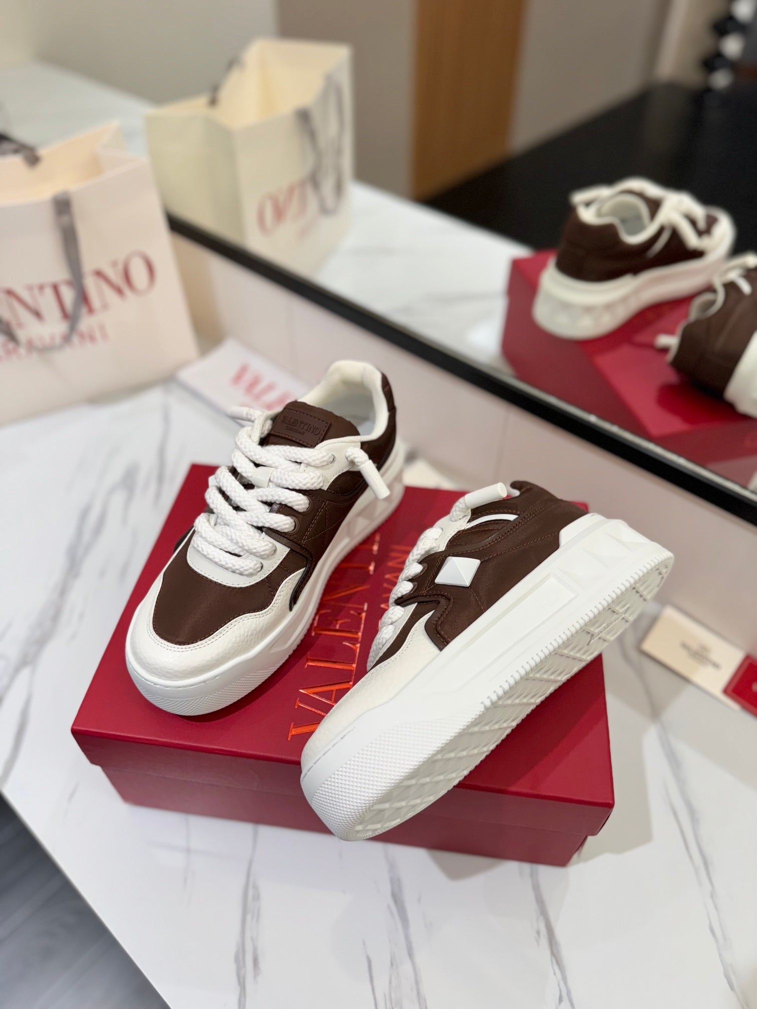 VT 25 One Stud Sneaker Brown Cowhide 341088