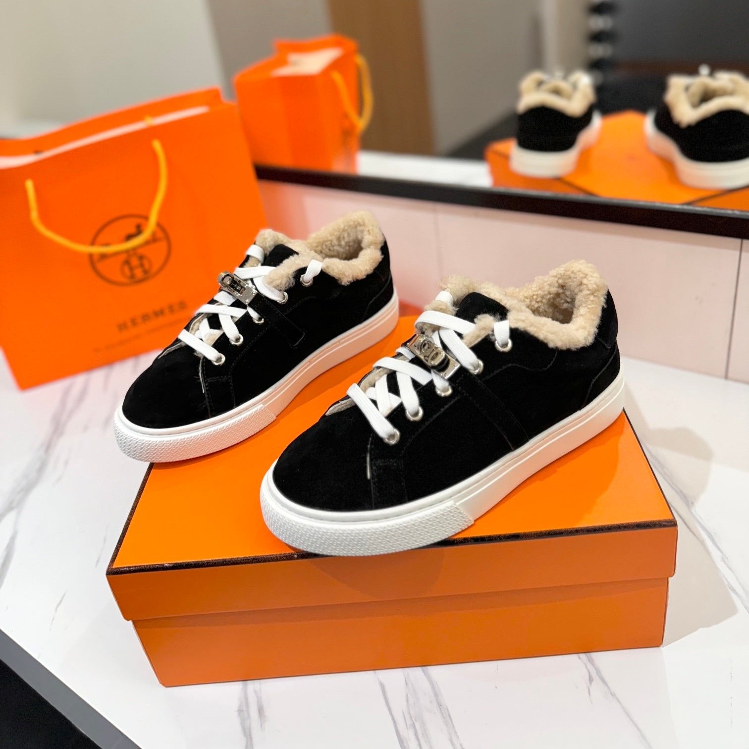 HM Day Sneaker Black With Wool Lining Suede  983044