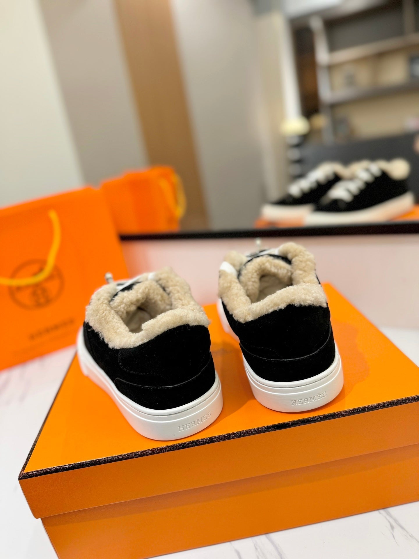 HM Day Sneaker Black With Wool Lining Suede  983044