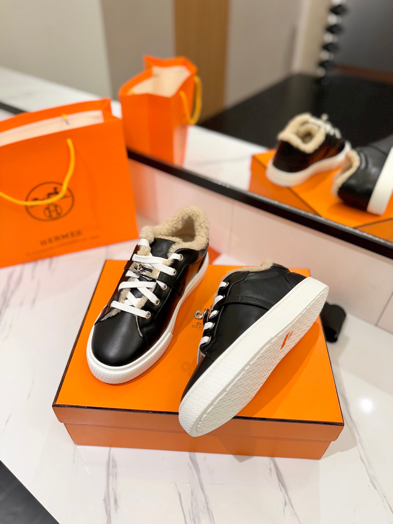 HM Day Sneaker Black With Wool Lining Cowhide 983060