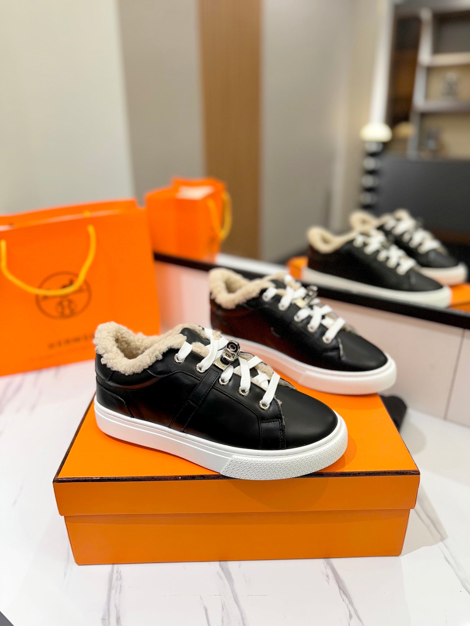 HM Day Sneaker Black With Wool Lining Cowhide 983060