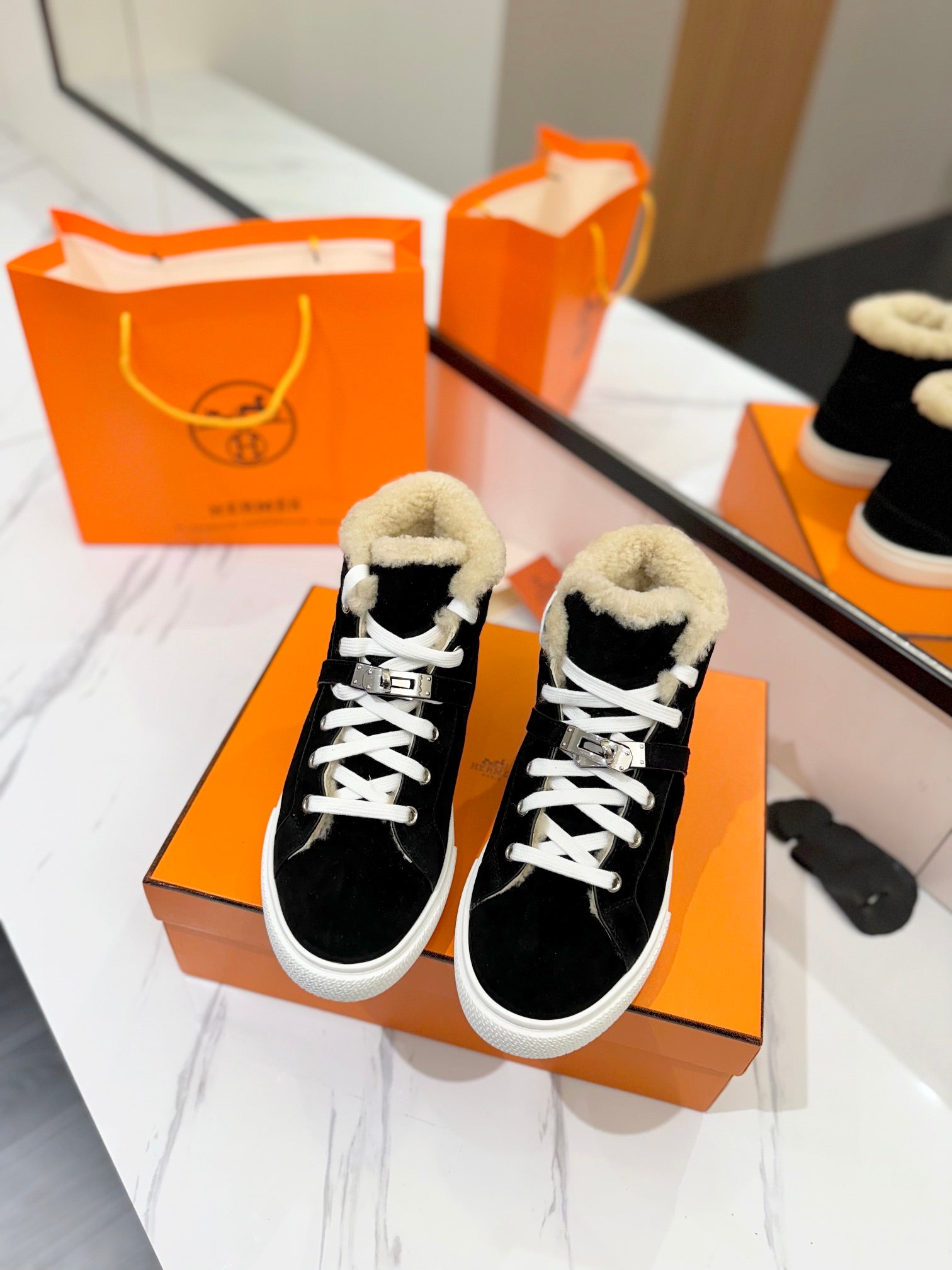 HM Daydream Sneaker Black With Wool Lining Suede  983073