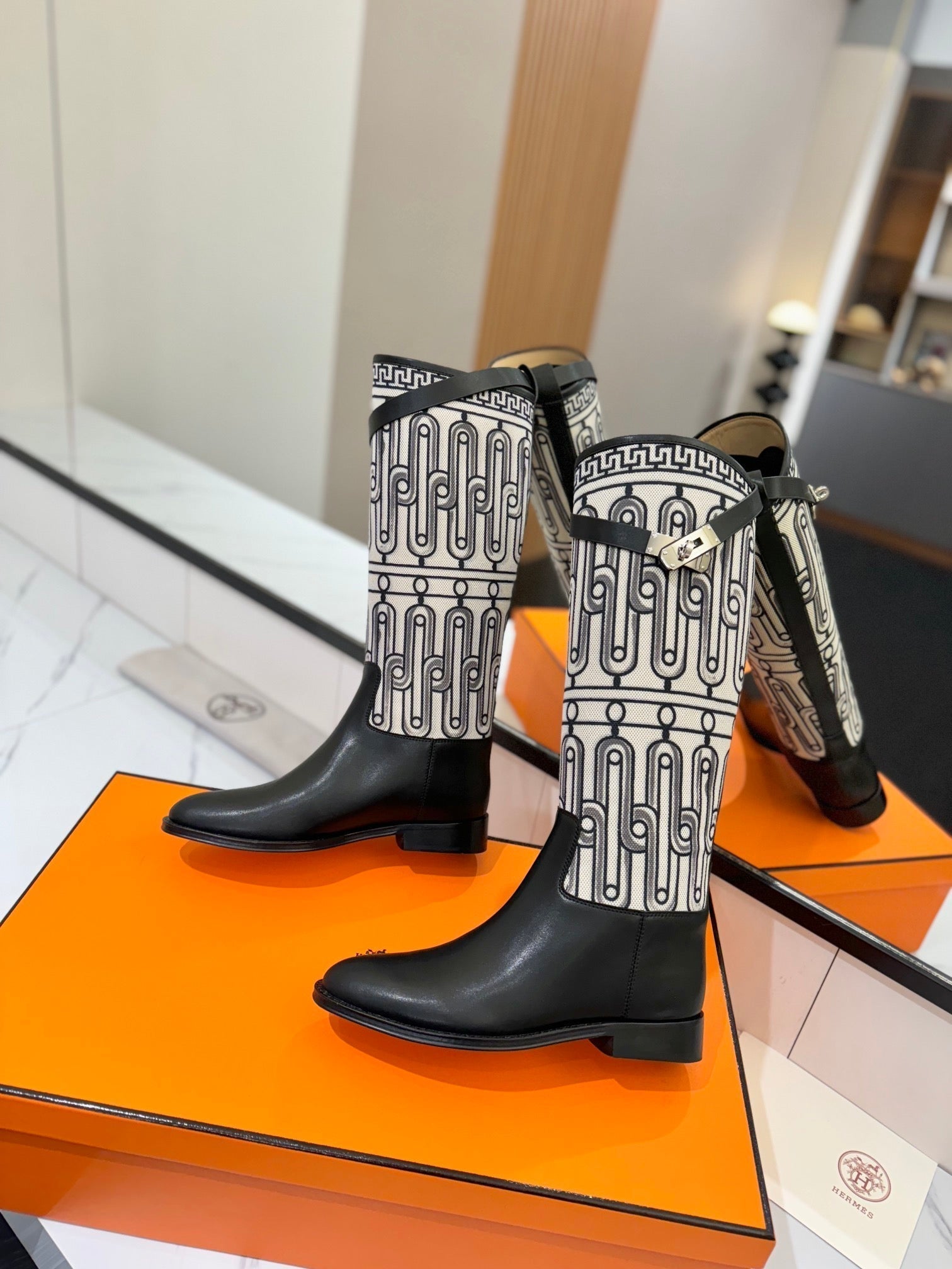 HM Jumping Boot 20mm In Black Cowhide 992365