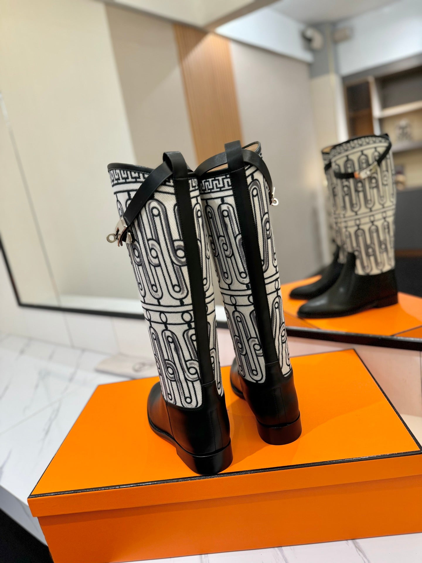 HM Jumping Boot 20mm In Black Cowhide 992365