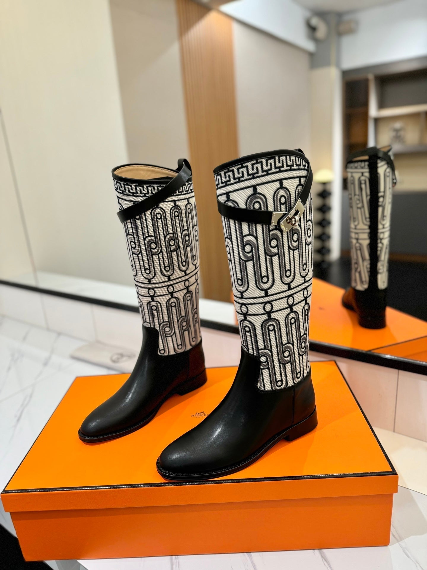 HM Jumping Boot 20mm In Black Cowhide 992365