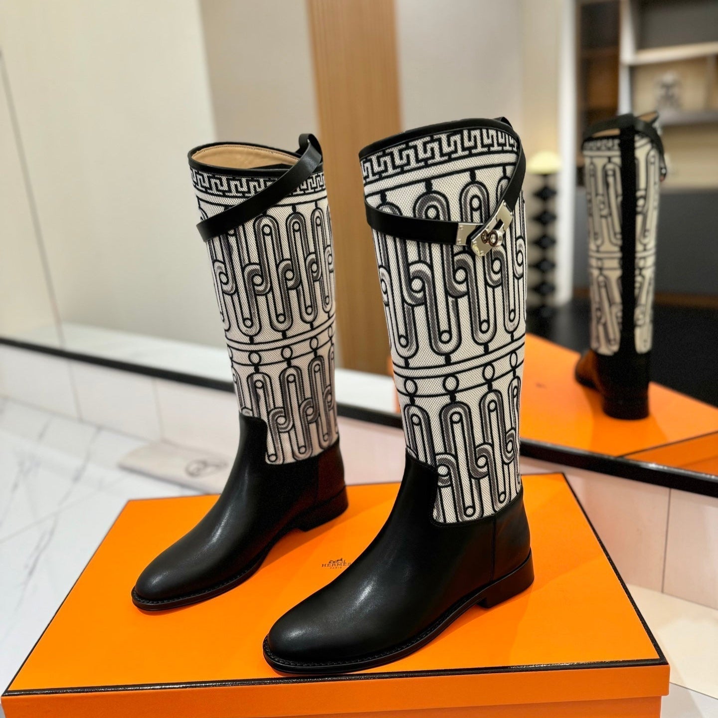 HM Jumping Boot 20mm In Black Cowhide 992365