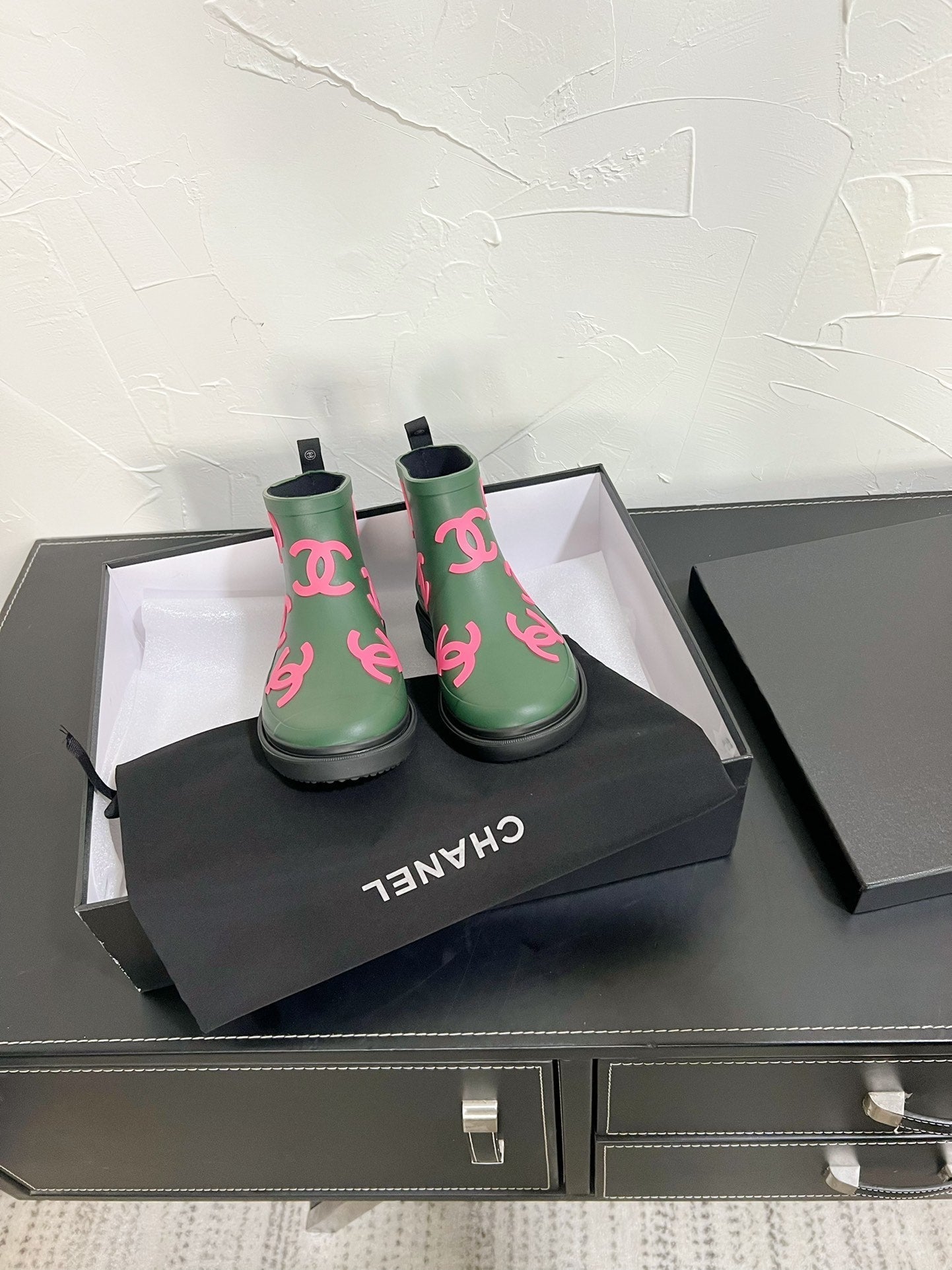 CC Rain boots In Green With Pink Logo Natural Rubber 949790