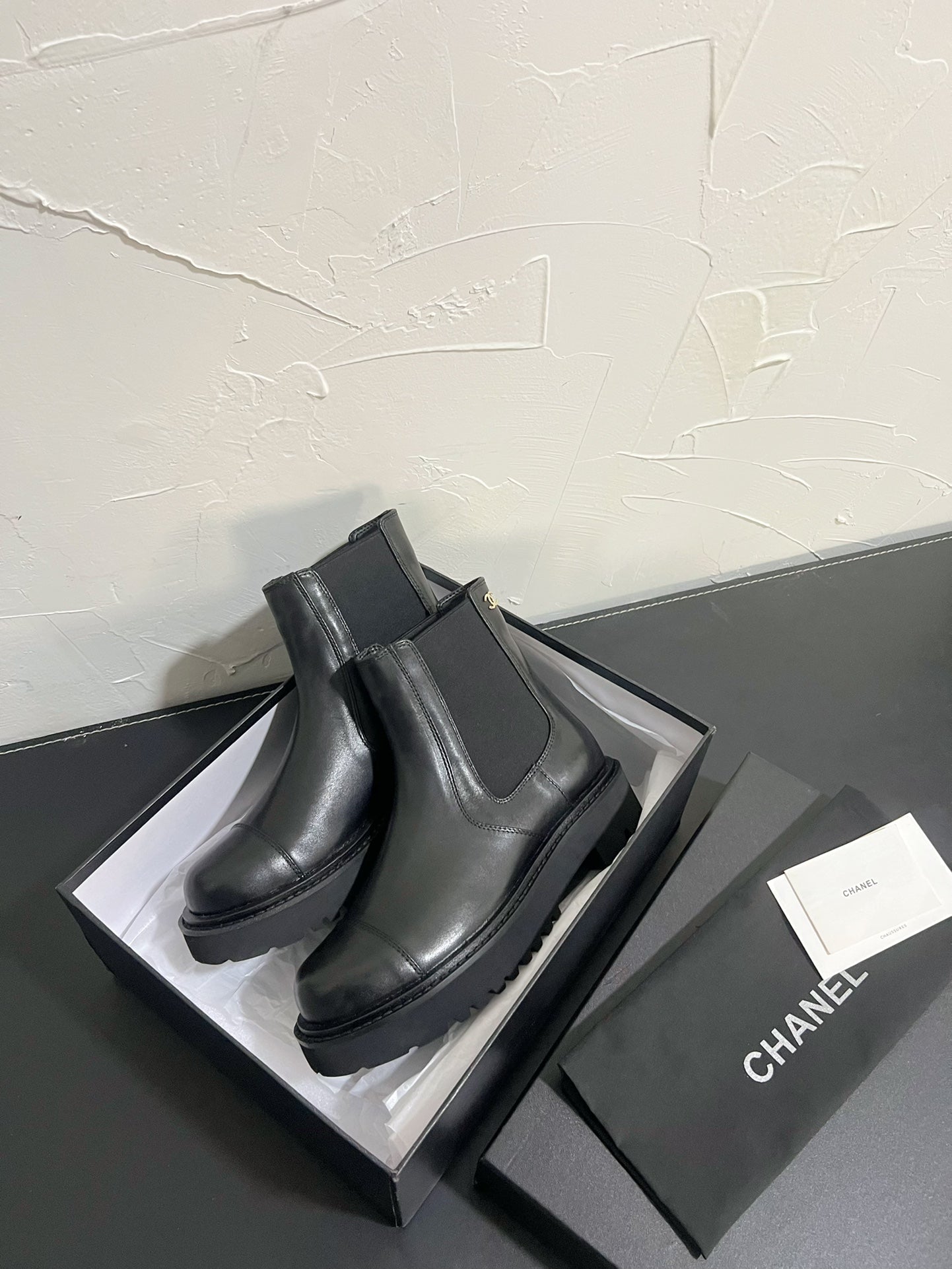 CC Chelsea Ankle Boots In Black Cowhide  949682