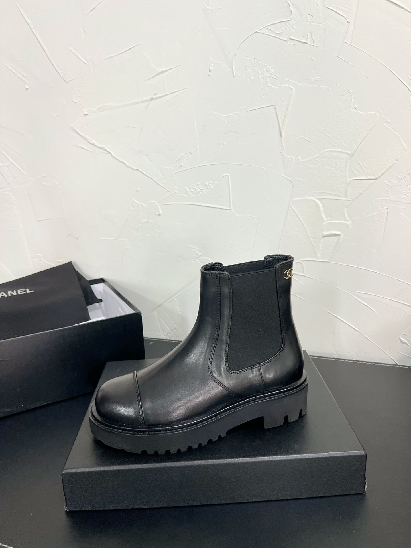 CC Chelsea Ankle Boots In Black Cowhide  949682
