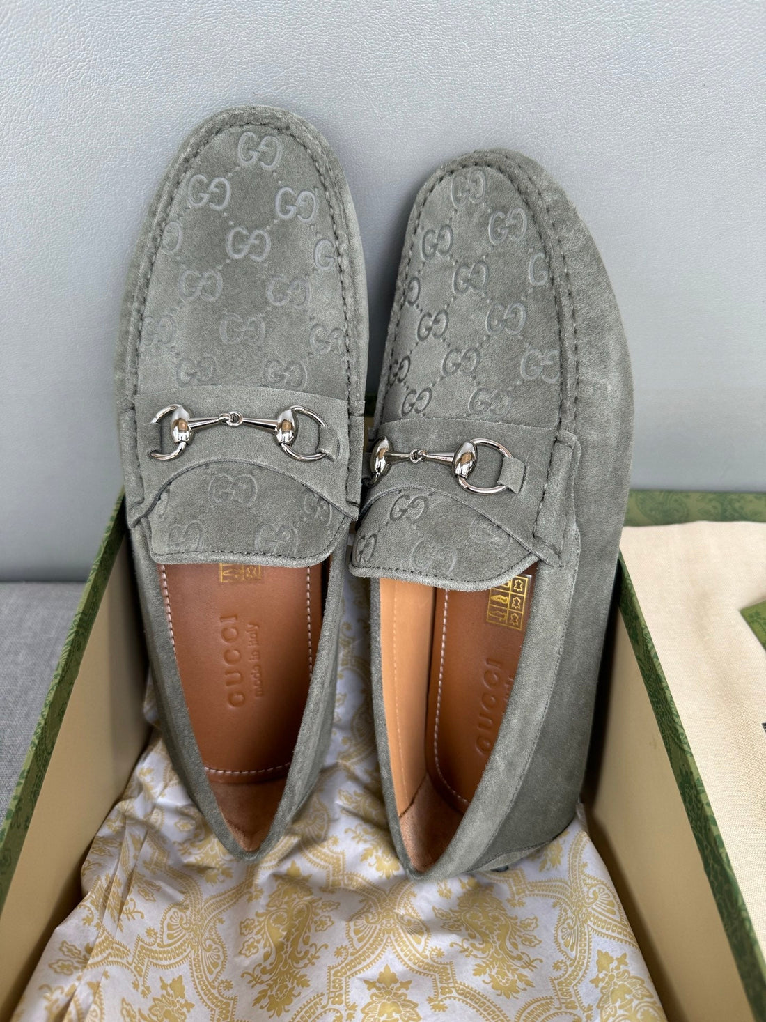 GG Men's Loafer Grey Embossed Suede 555382