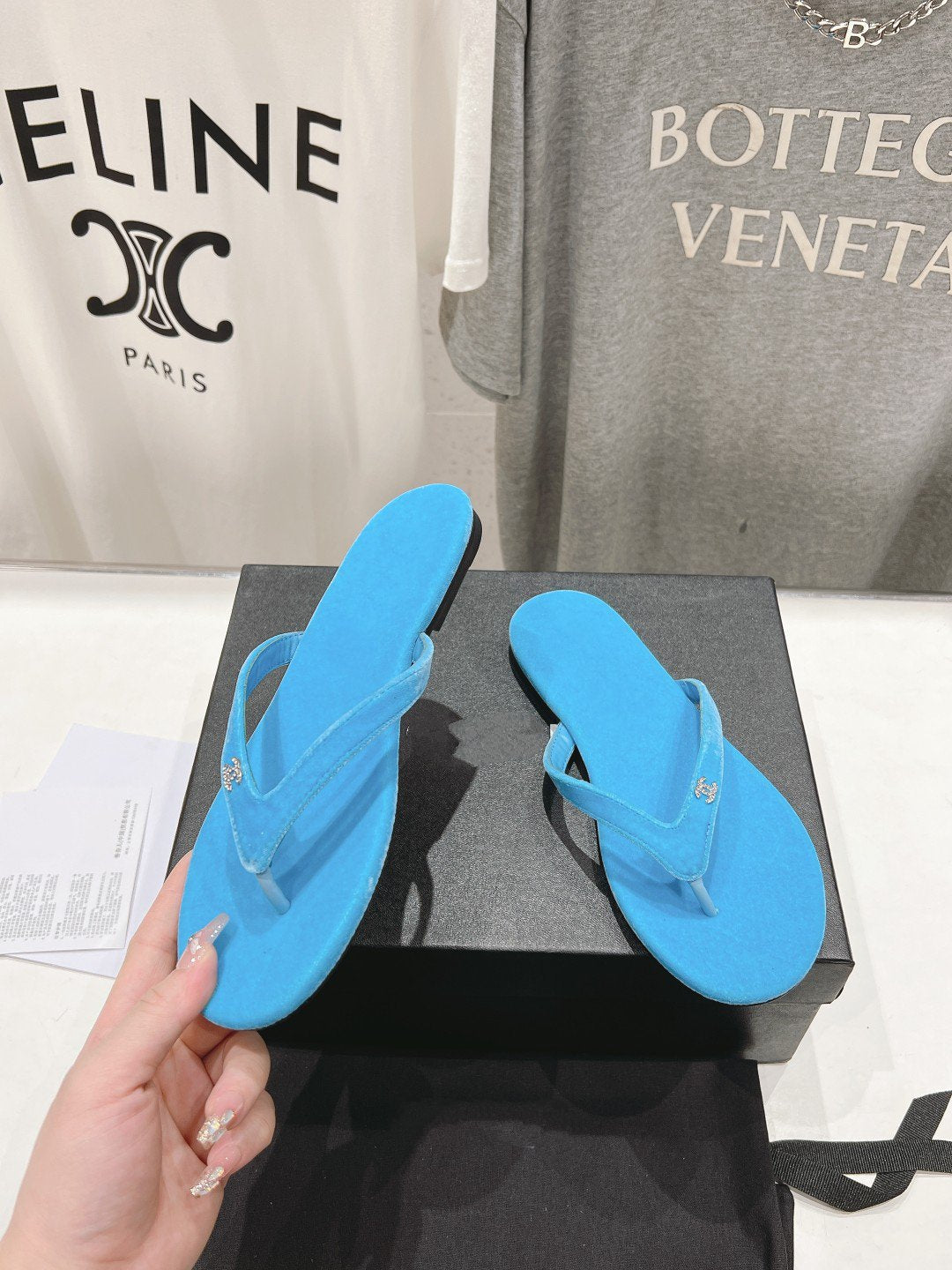 cc thong sandal cloud blue velvet