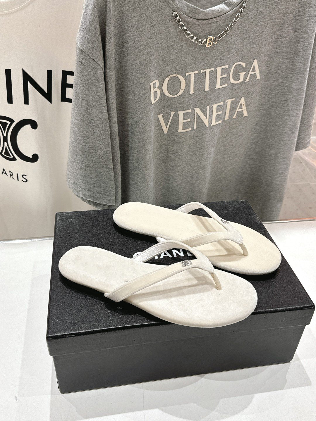 cc thong sandal cream velvet