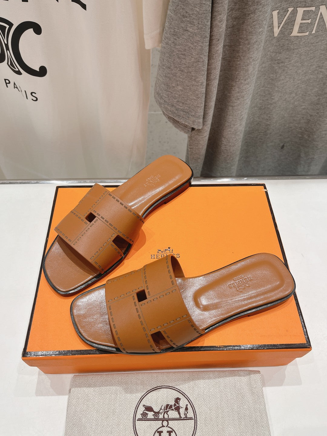 Idioma Sandal Tan Calfskin