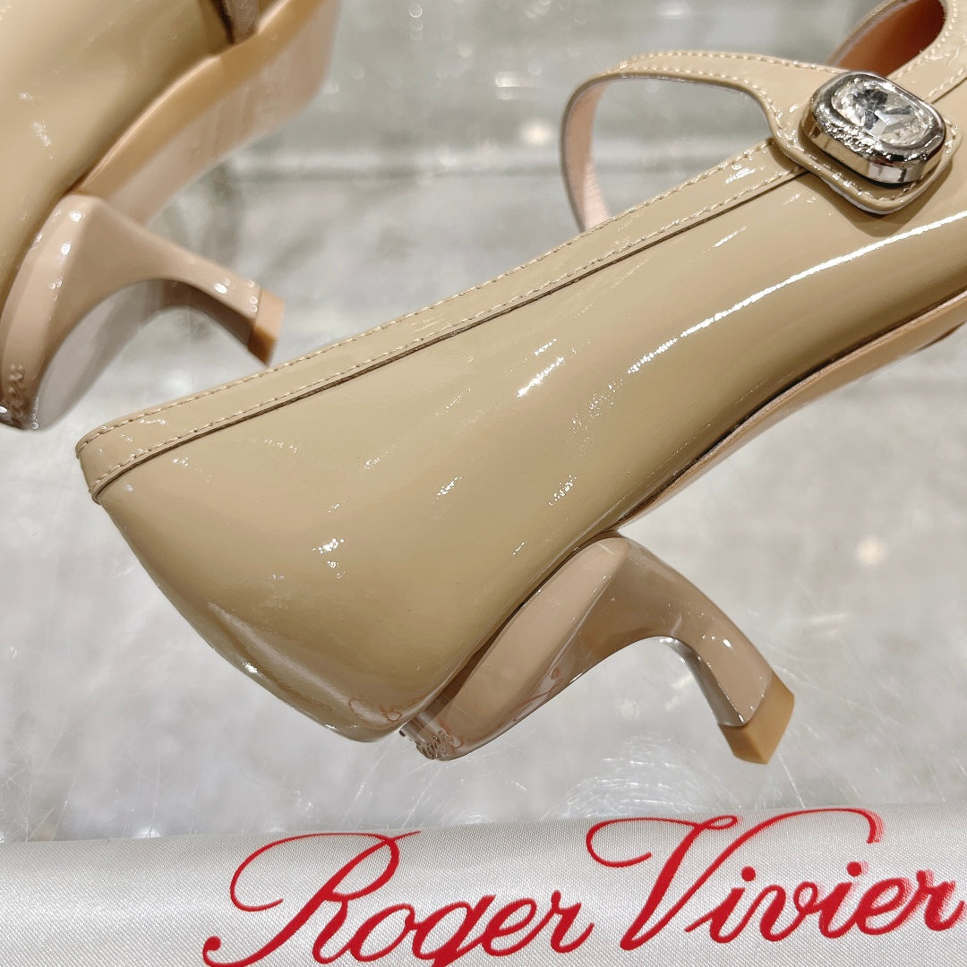 Mary Jane Virgule Pumps 55 Beige Patent Leather