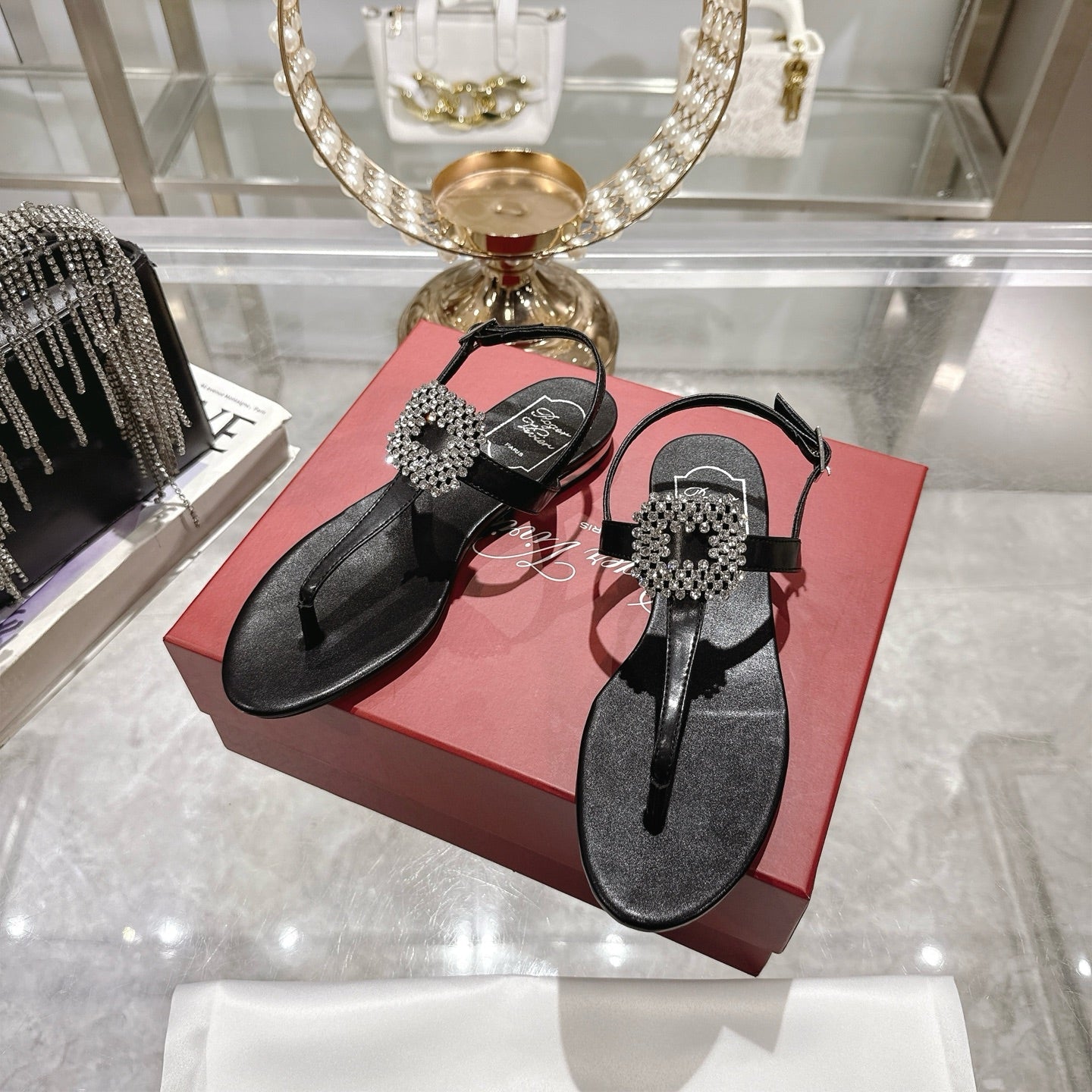 Viv 25 Thong Sandals Black Cowhide 334691