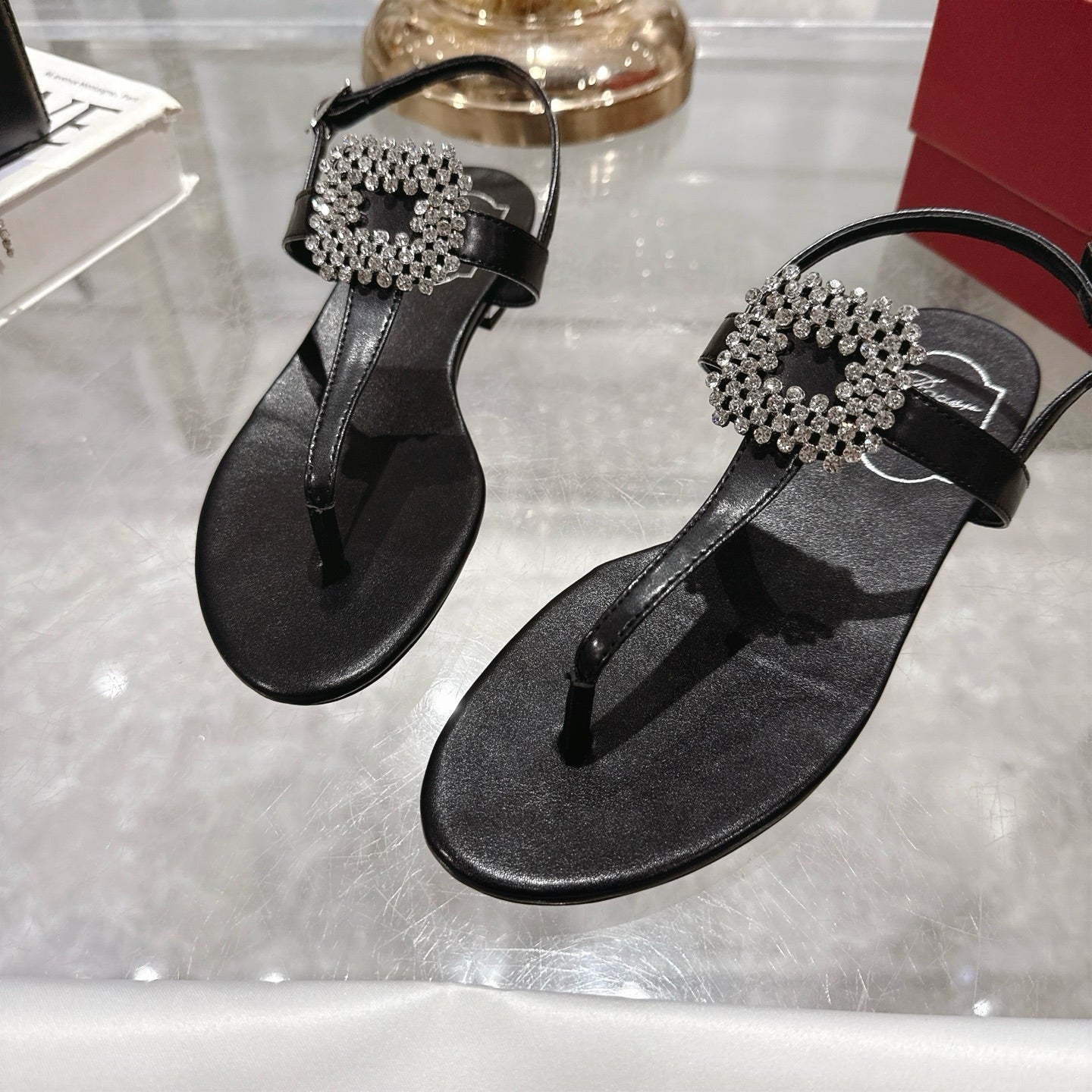 Viv 25 Thong Sandals Black Cowhide 334691