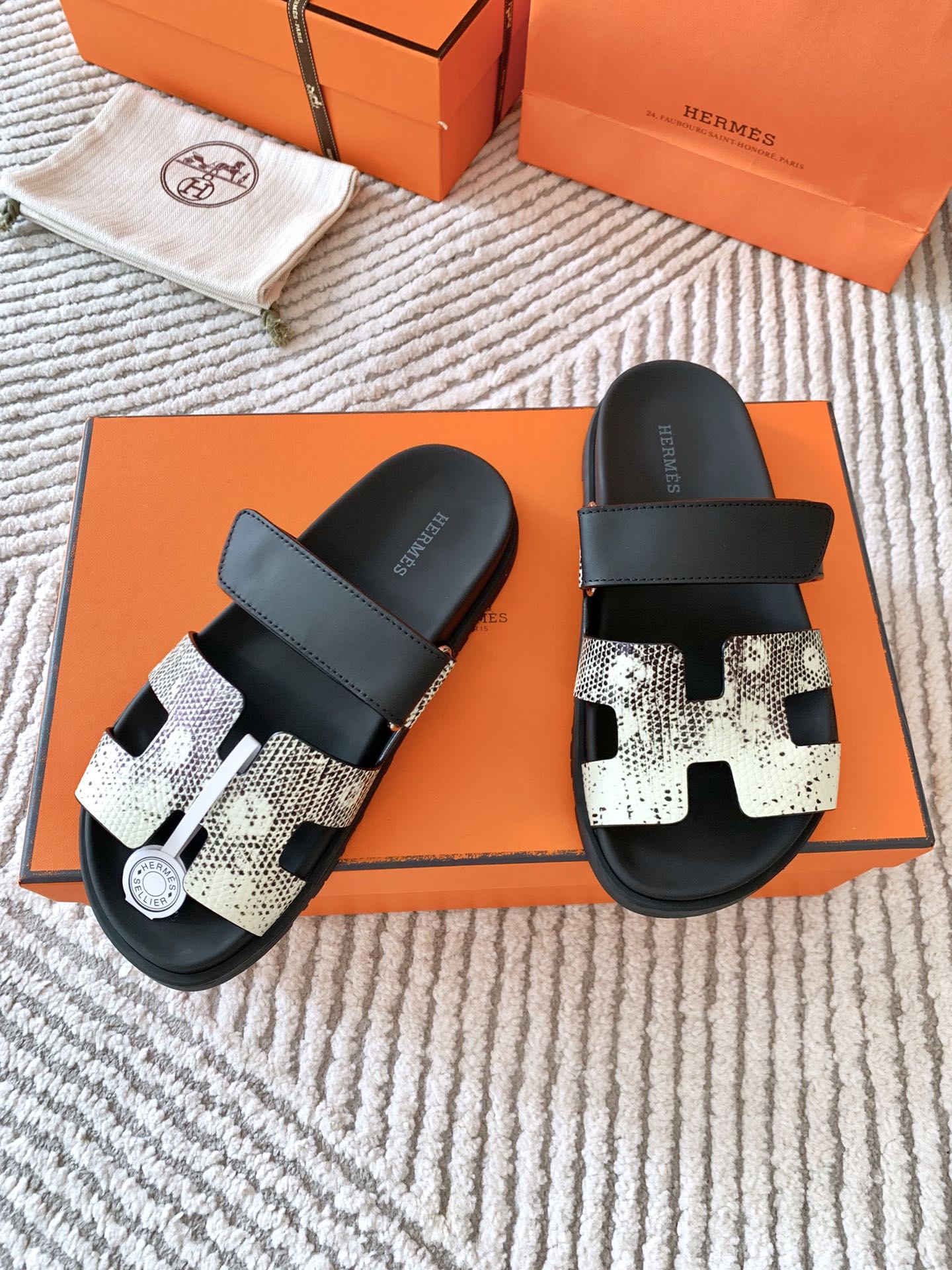 HM Chypre Sandal Ombre White Black Mix Black Cowhide 963214