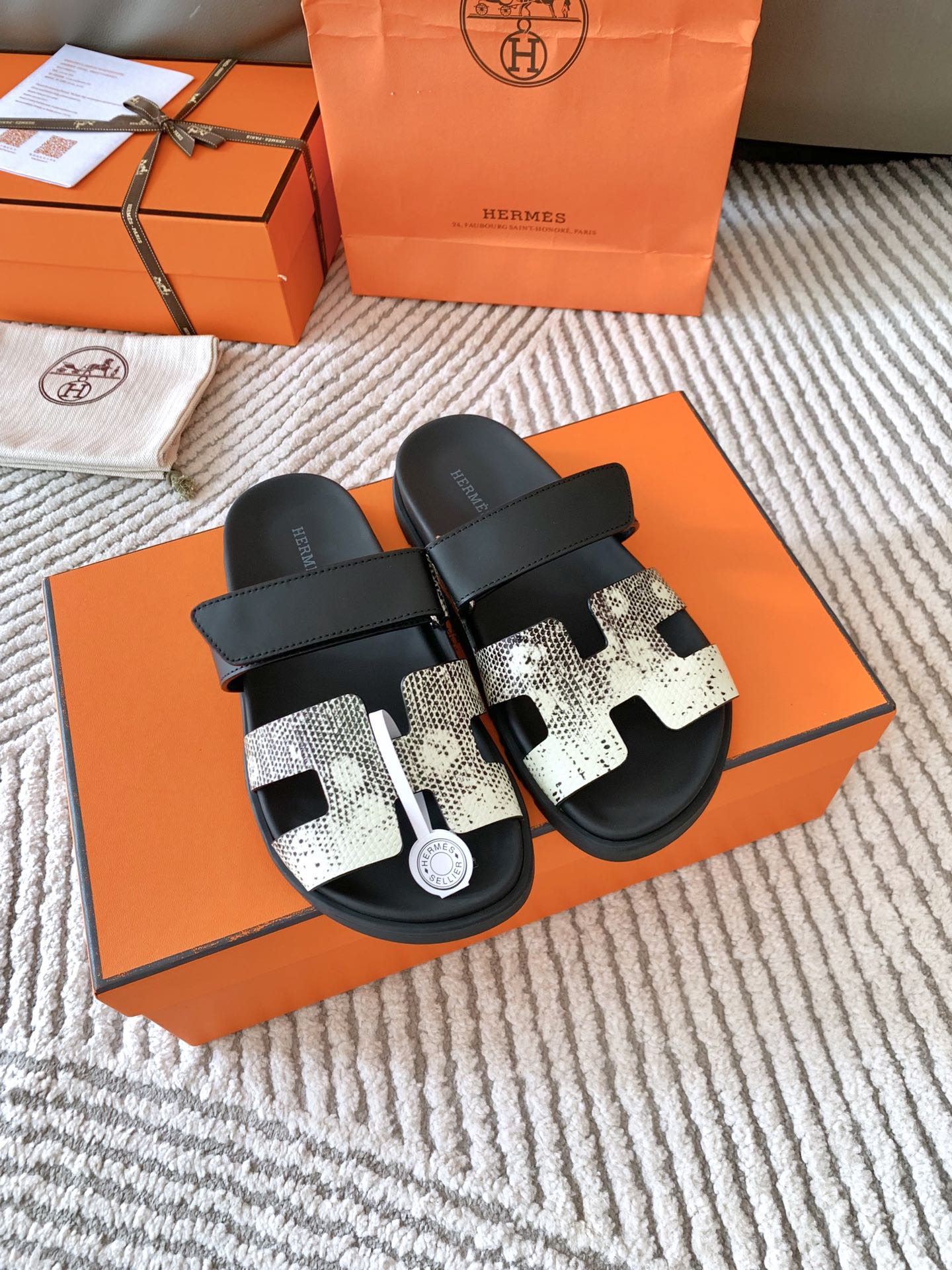 HM Chypre Sandal Ombre White Black Mix Black Cowhide 963214