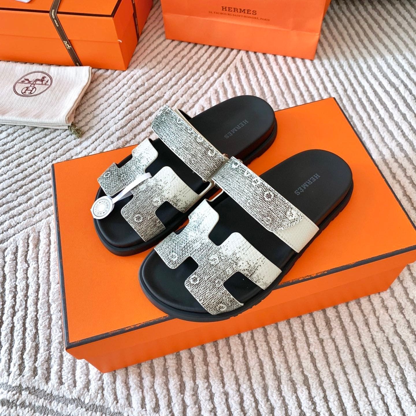 HM Chypre Sandal Ombre Ivory White Black Cowhide 963216