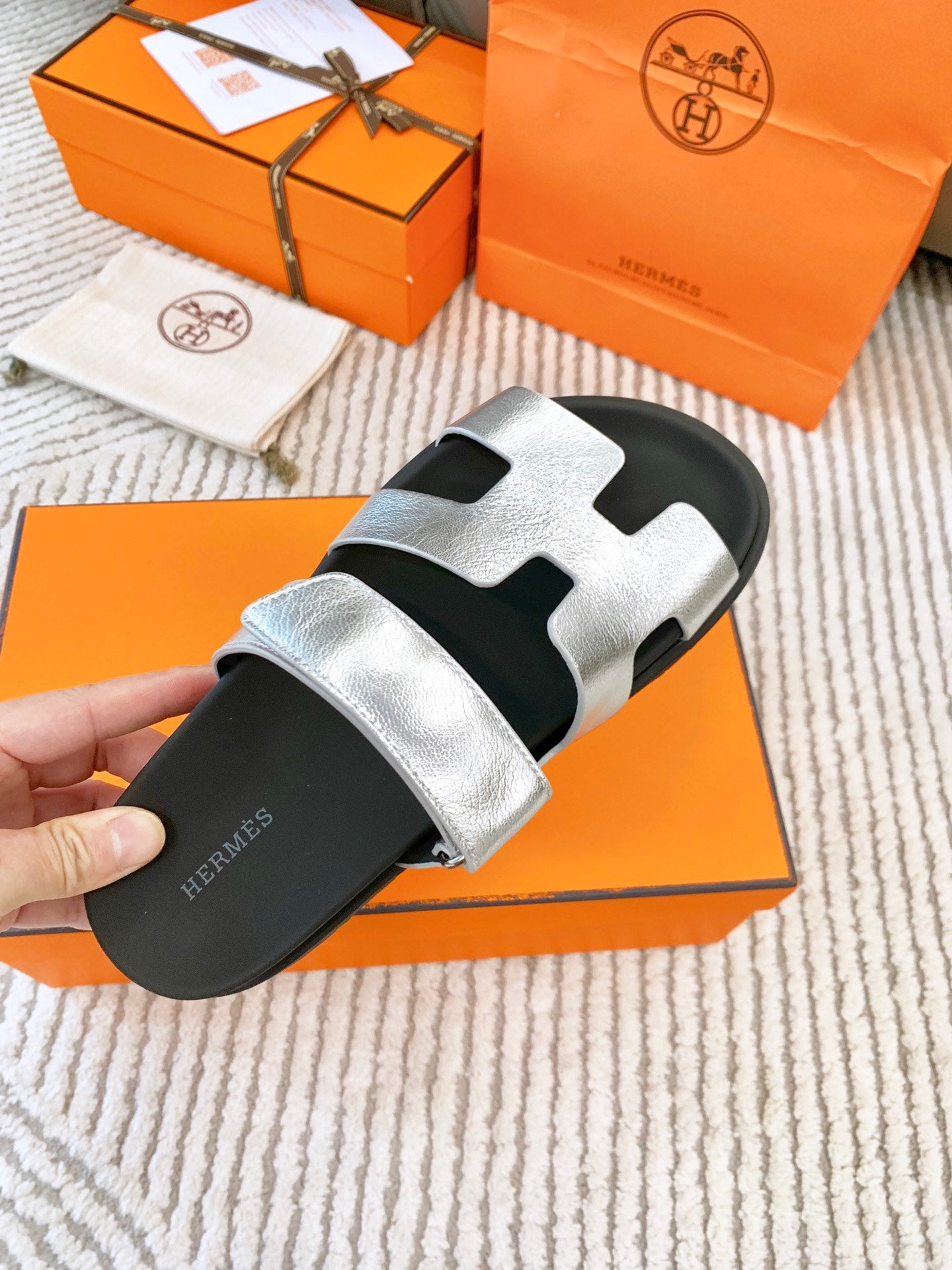 HM Chypre Sandal Silver Mix Black Wrinkled Lambskin 963200